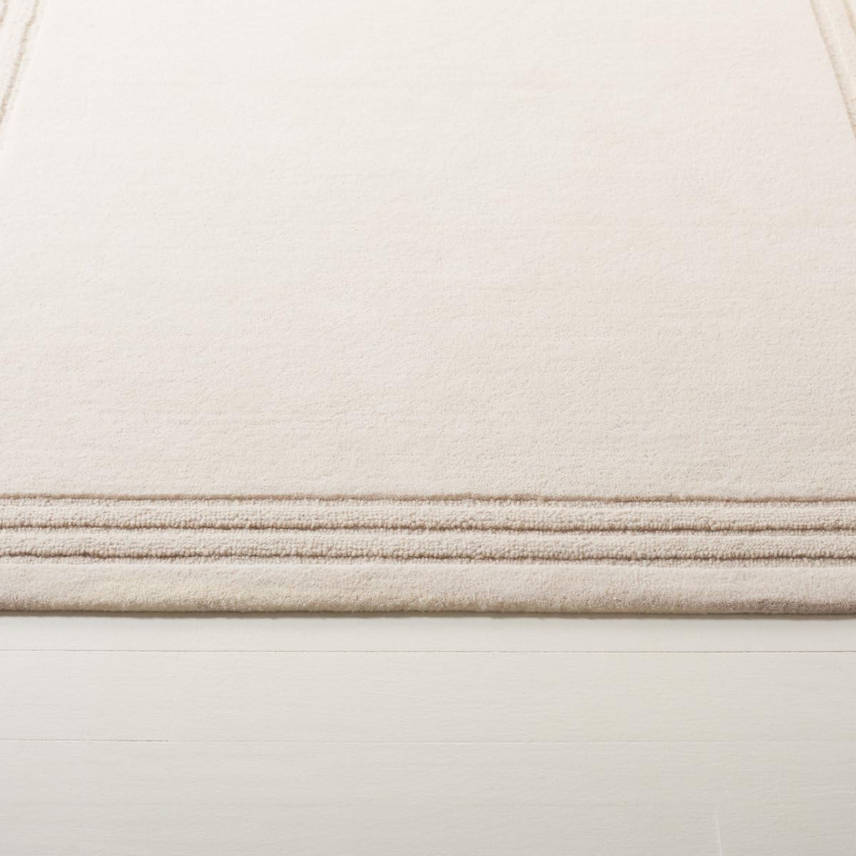 Ivory Cut-Loop Hand-Tufted Wool Rug