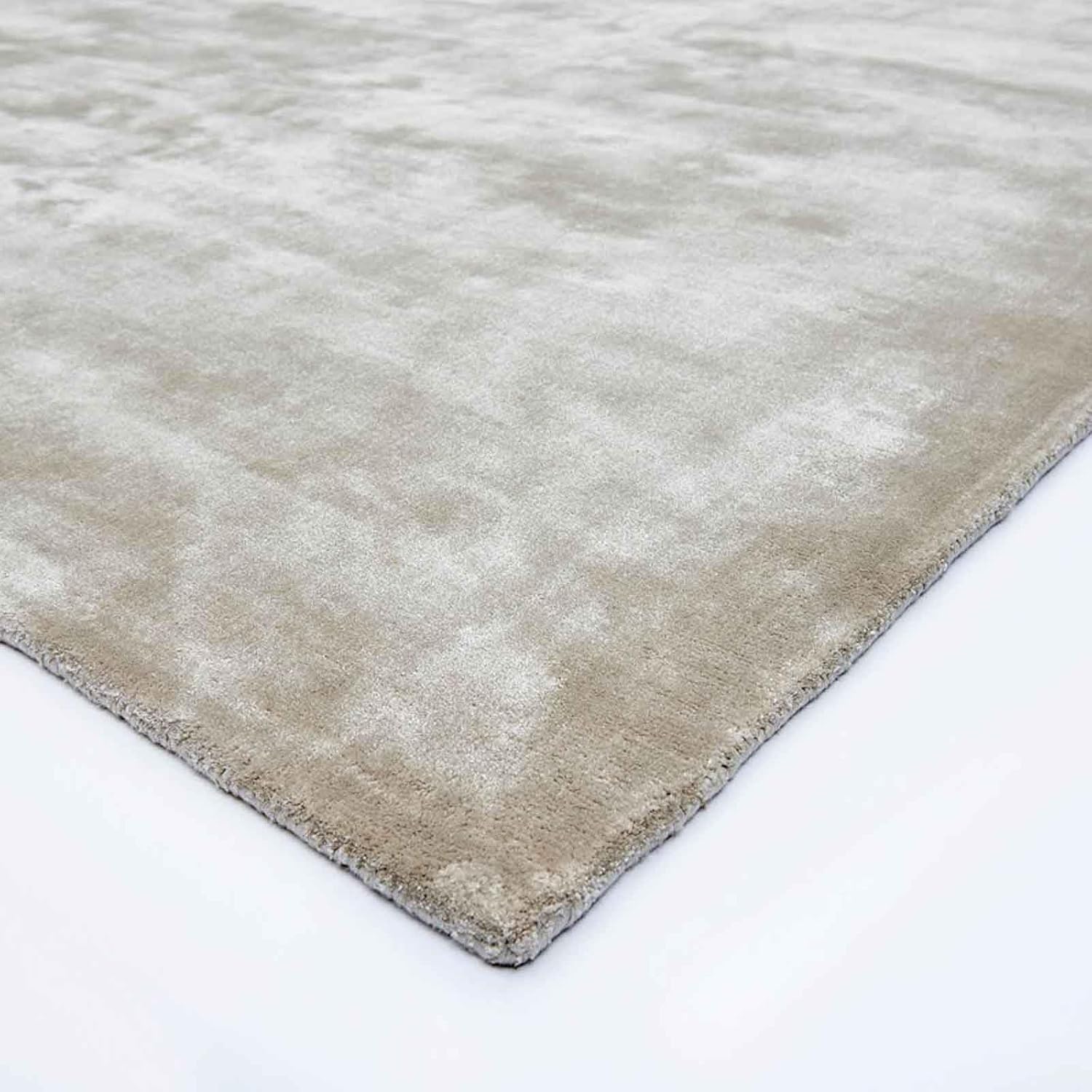 Helsinki Beige Viscose Silk Hand-Tufted Rug