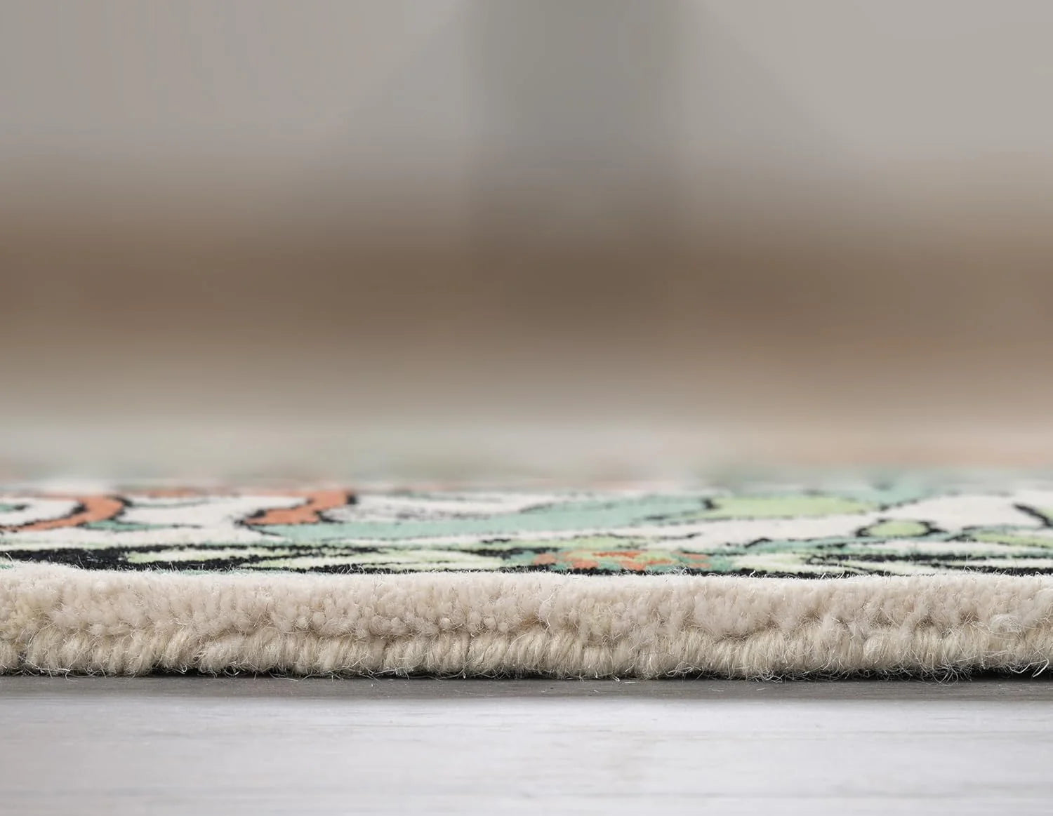 Heritage Animal Motif Wool Rug – Hand-Tufted Oriental Design
