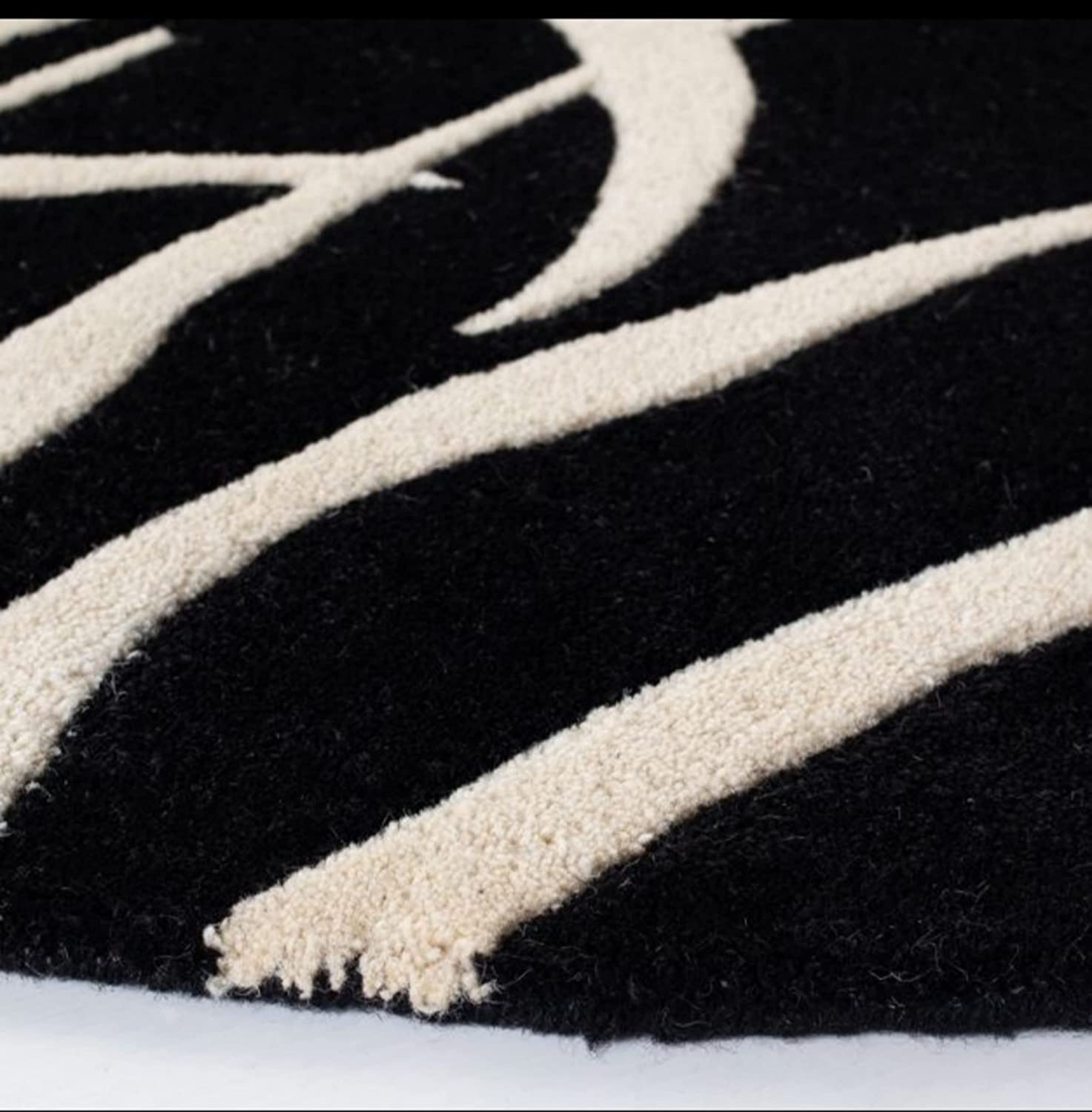 Black & White Hand Tufted Round Rug – Premium Carpet for Modern Homes