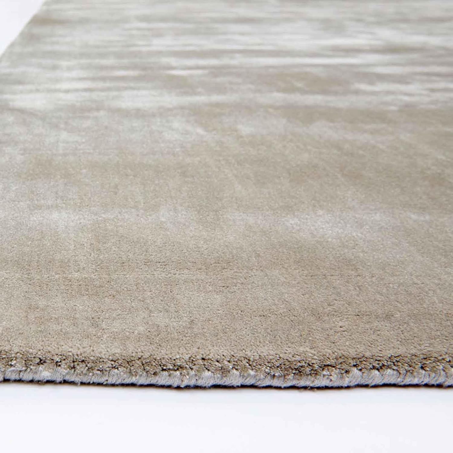 Helsinki Beige Viscose Silk Hand-Tufted Rug