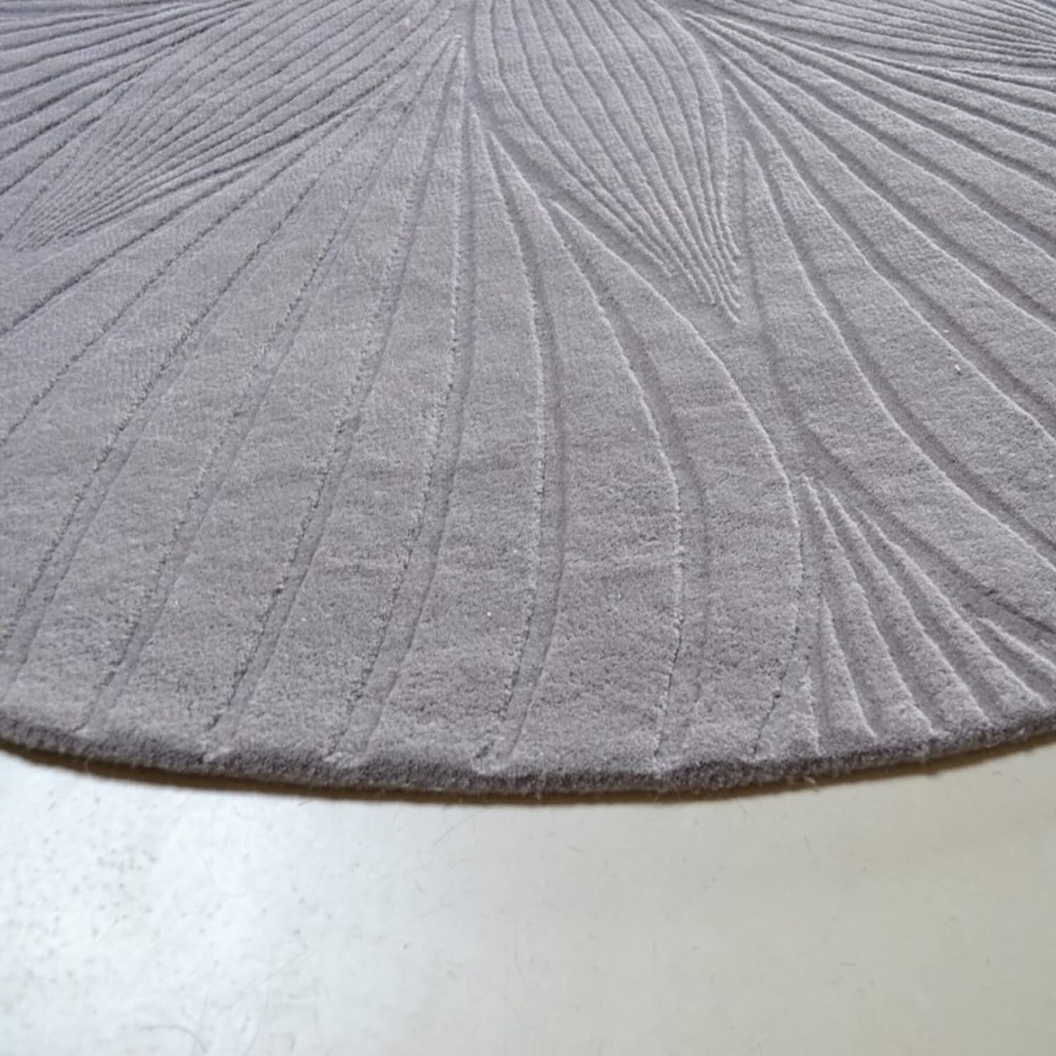 Grey Hand Tufted Round Rug – Premium Carpet for Modern Homes