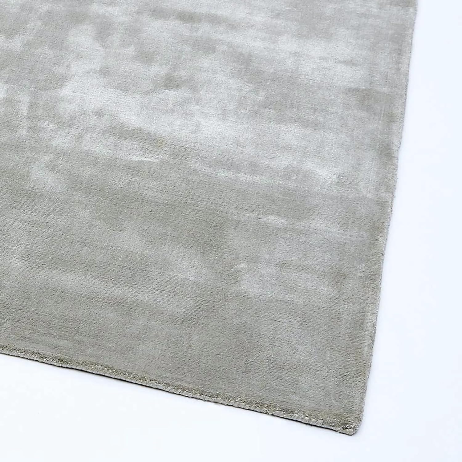 Silver Glow Fade Viscose Silk Hand-Tufted Rug