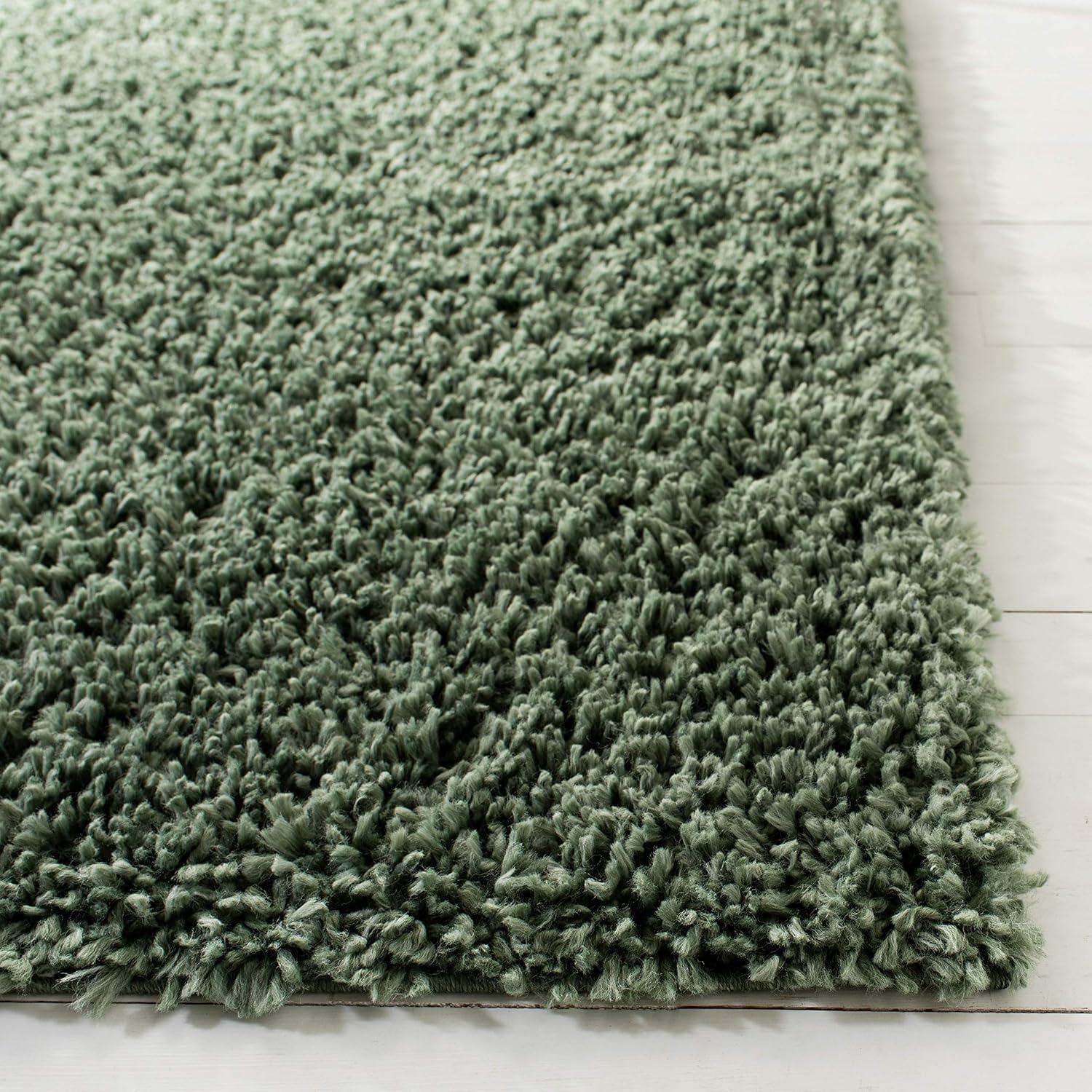 Green Handmade Shaggy Carpet – Ultra Soft Area Rug for Living Room & Bedroom