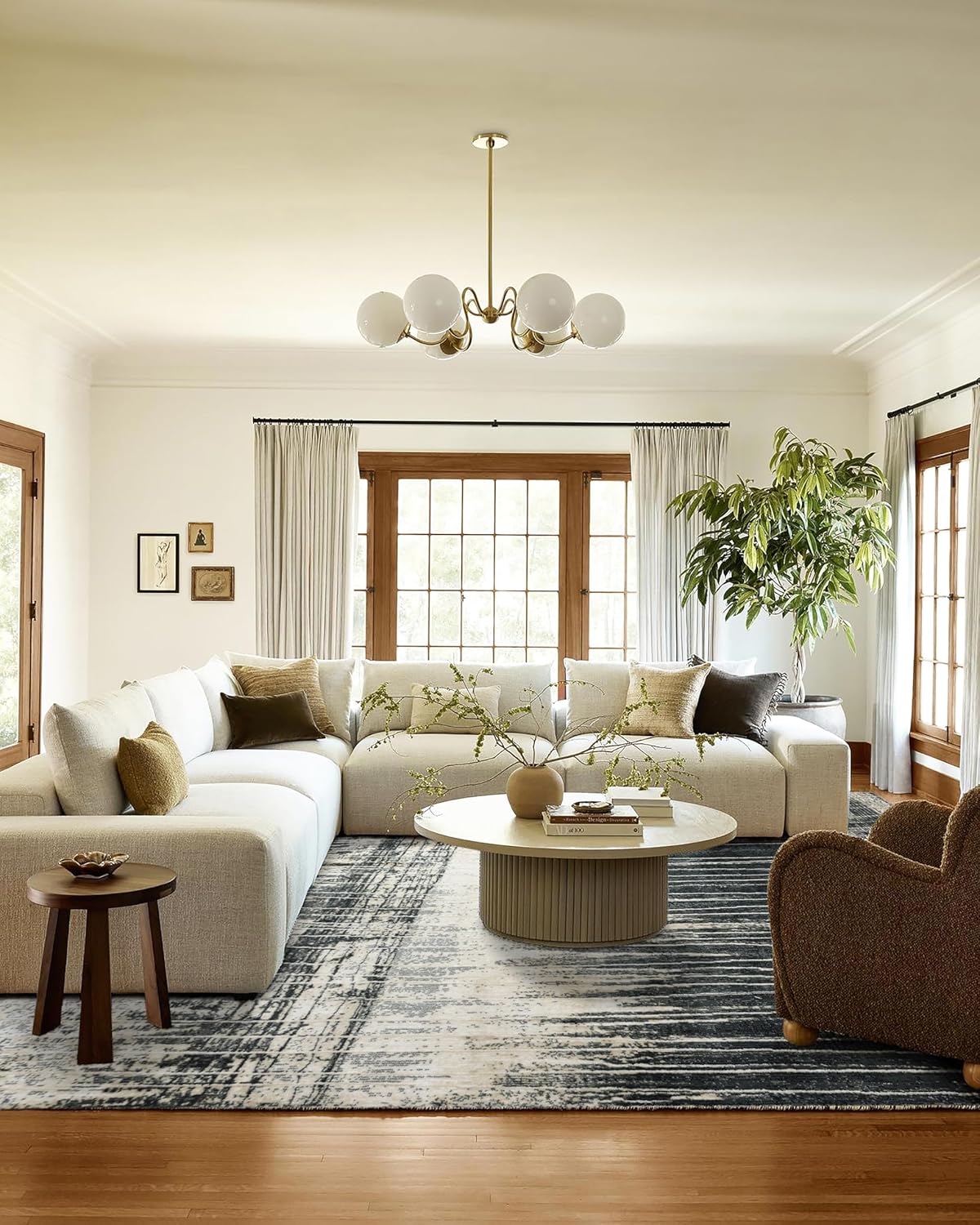 Durable Modern Abstract Area Rug – Machine-Made Acrylic Wool