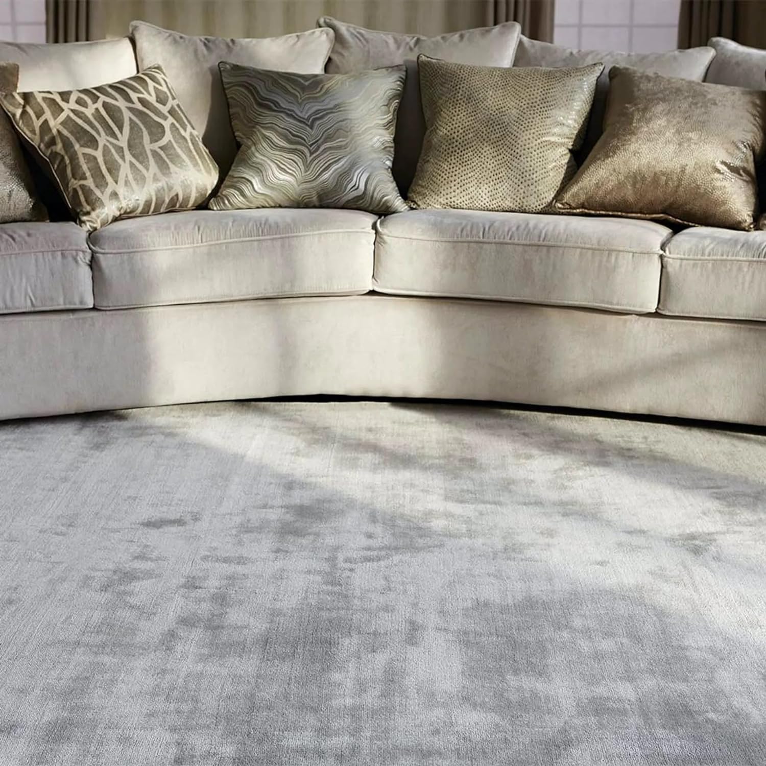 Silver Glow Fade Viscose Silk Hand-Tufted Rug