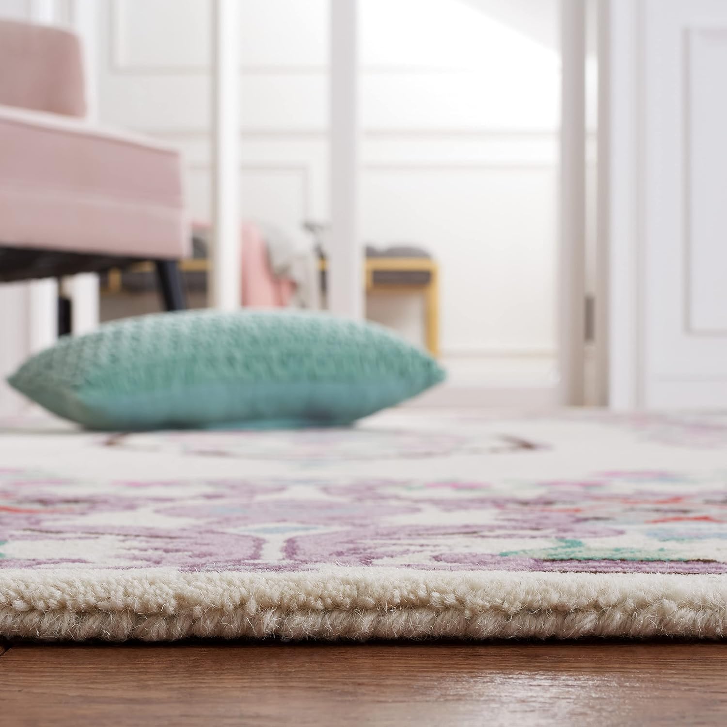 Ivory Traditional Handmade Persian Rug