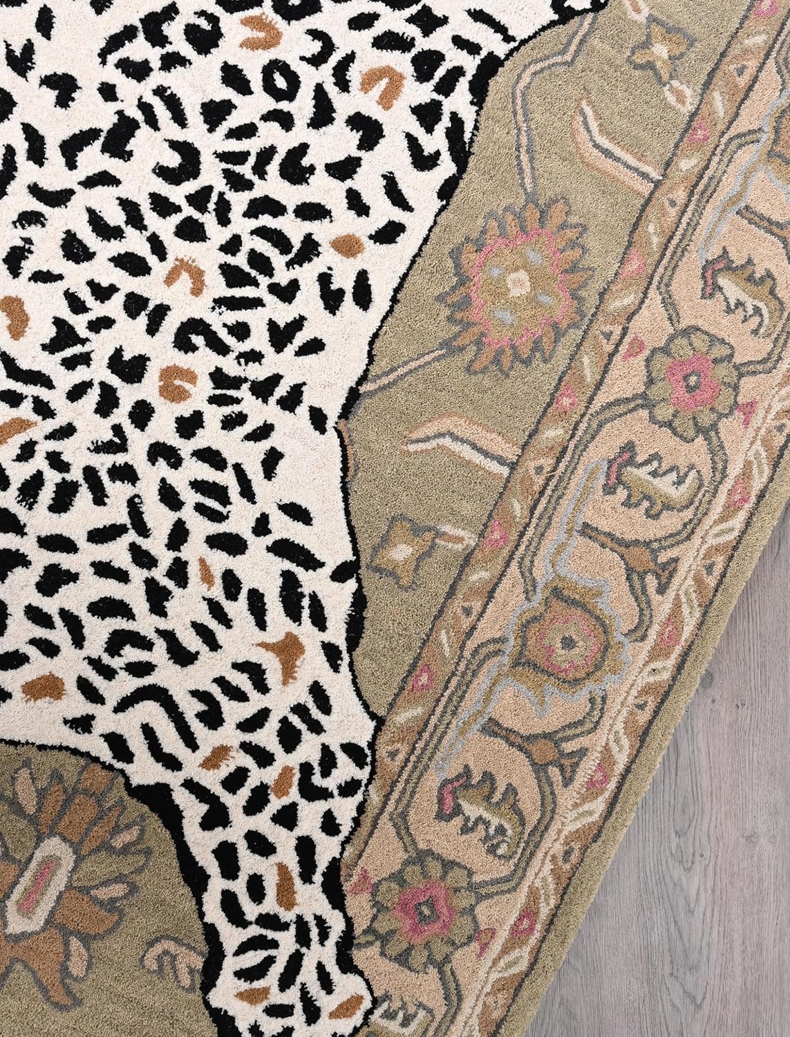 Regal Leopard Wool Rug – Handcrafted Oriental Floral Motif