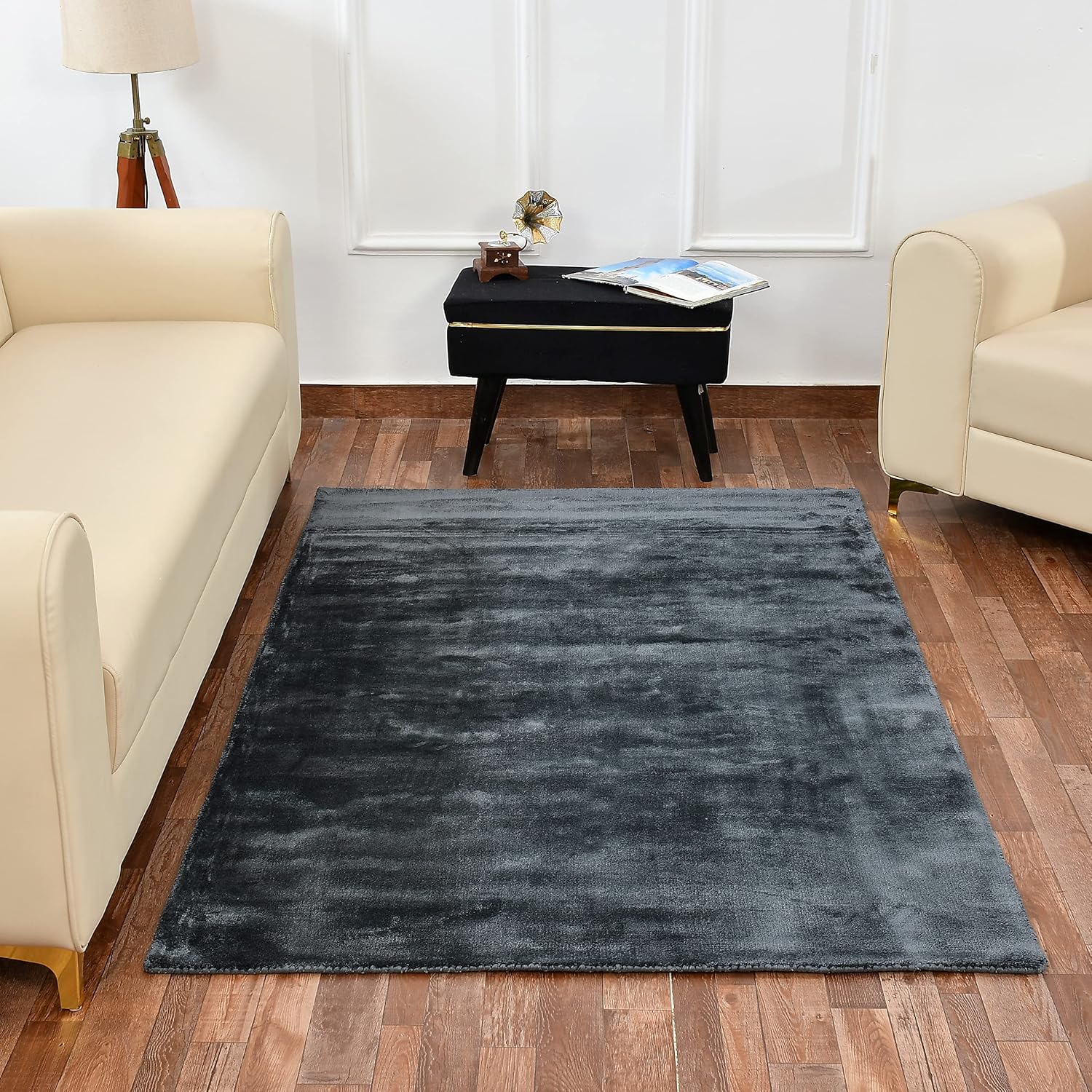 Black Lustre Haven Viscose Silk Hand-Tufted Rug