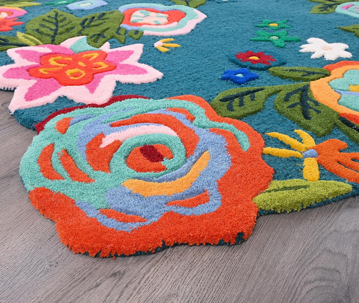 Drift Foliage Hand-Tufted Irregular Rug