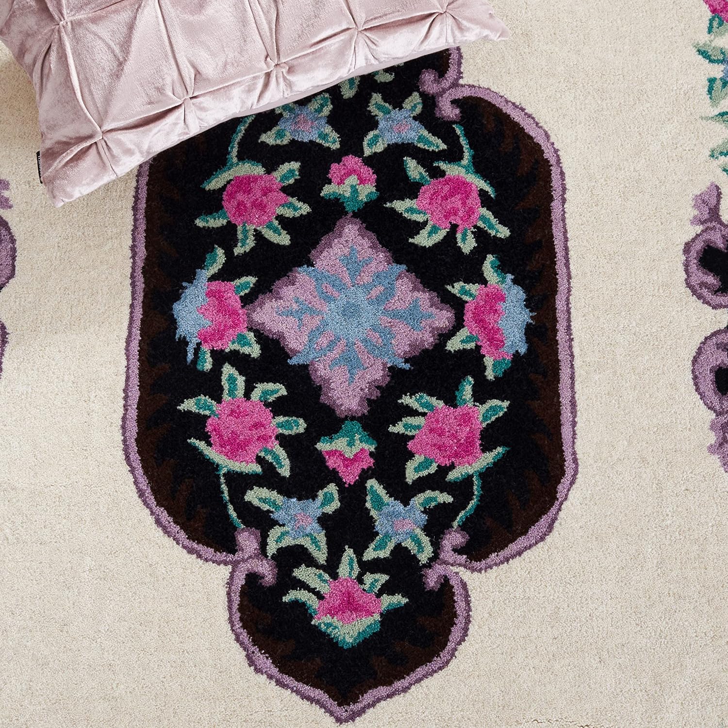 Ivory Traditional Handmade Persian Rug