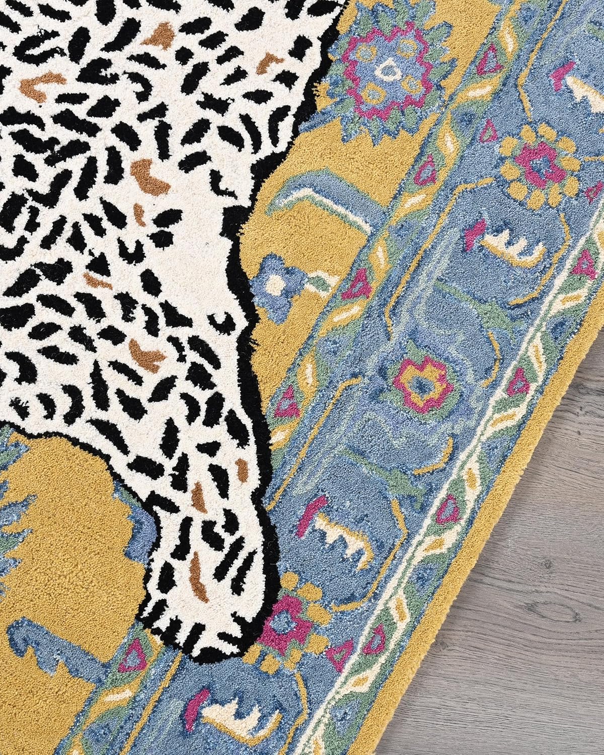 Vintage Leopard Wool Rug – Oriental Floral & Animal Motif Craftsmanship