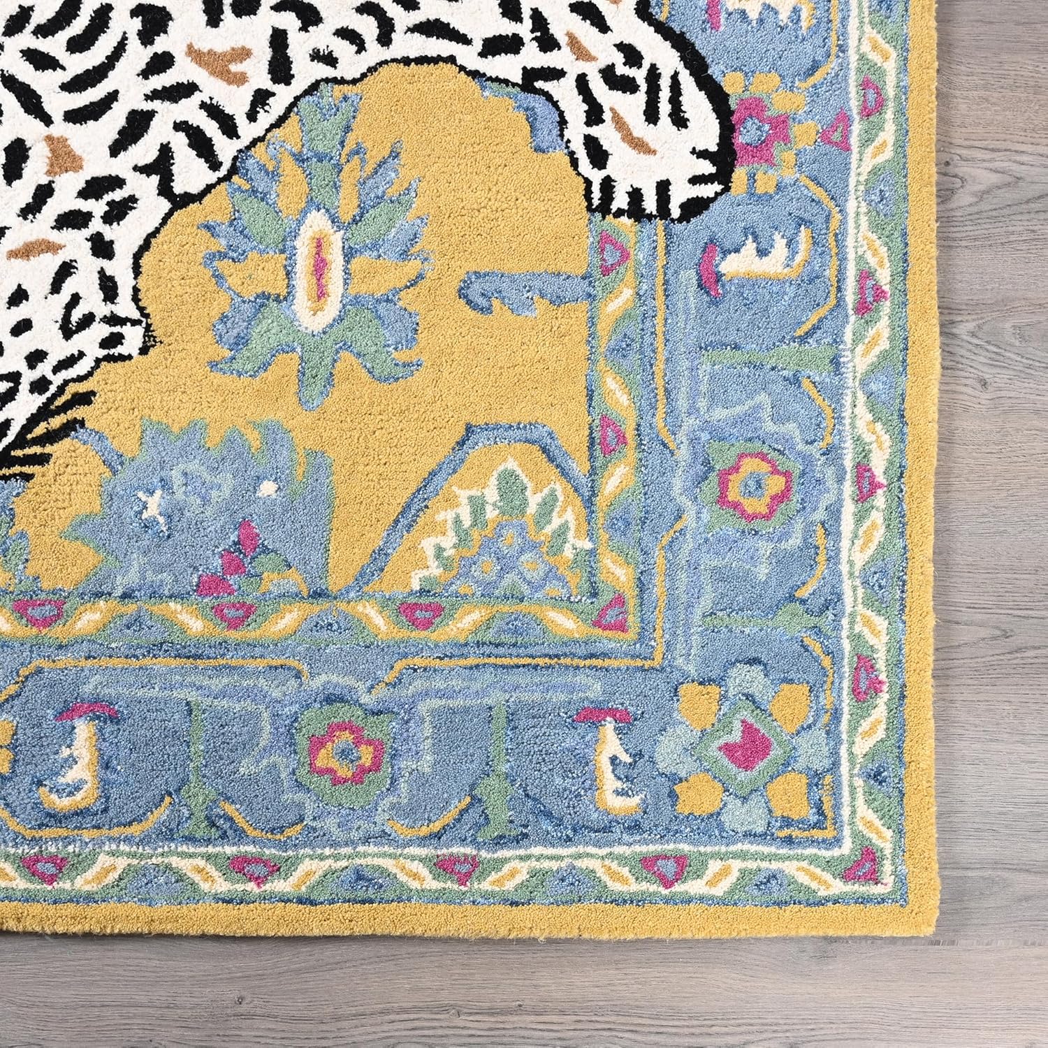 Vintage Leopard Wool Rug – Oriental Floral & Animal Motif Craftsmanship