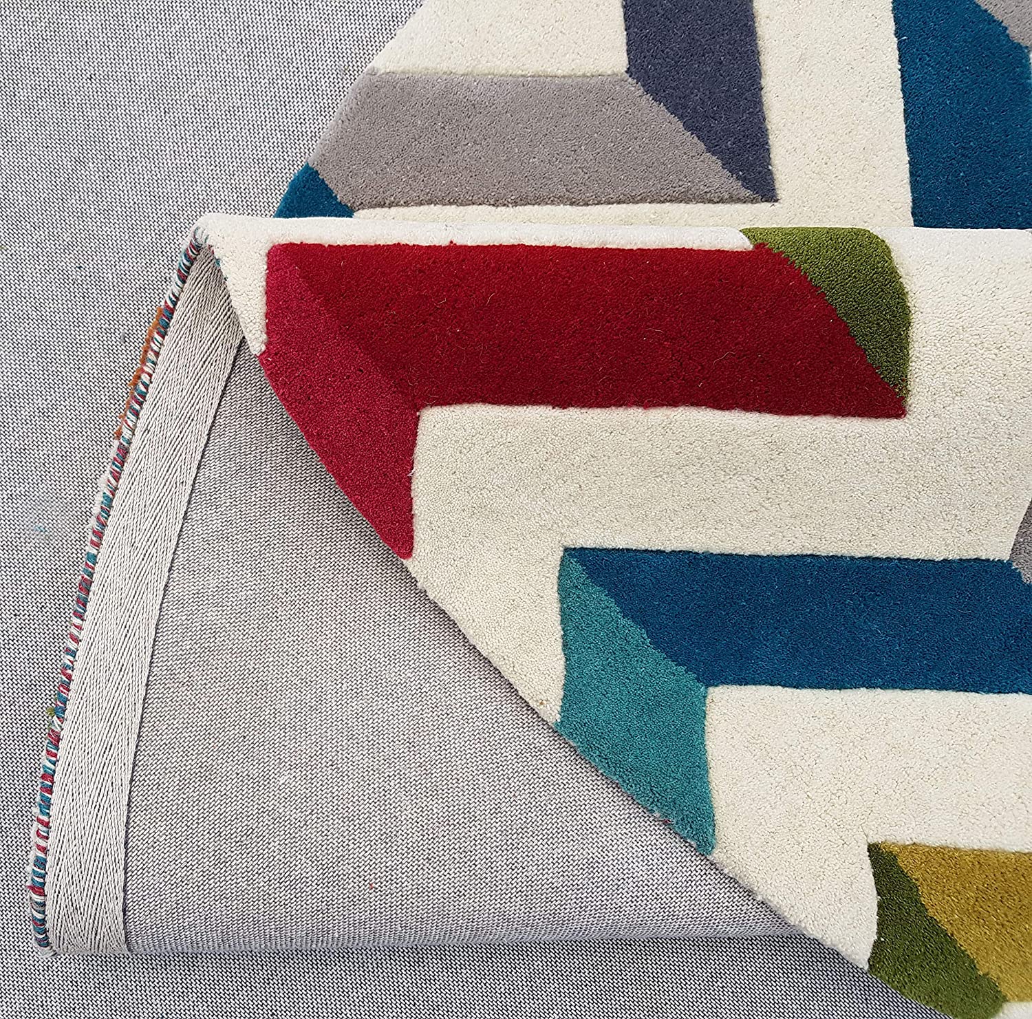 Multicolor Zig-Zag Hand Tufted Round Rug