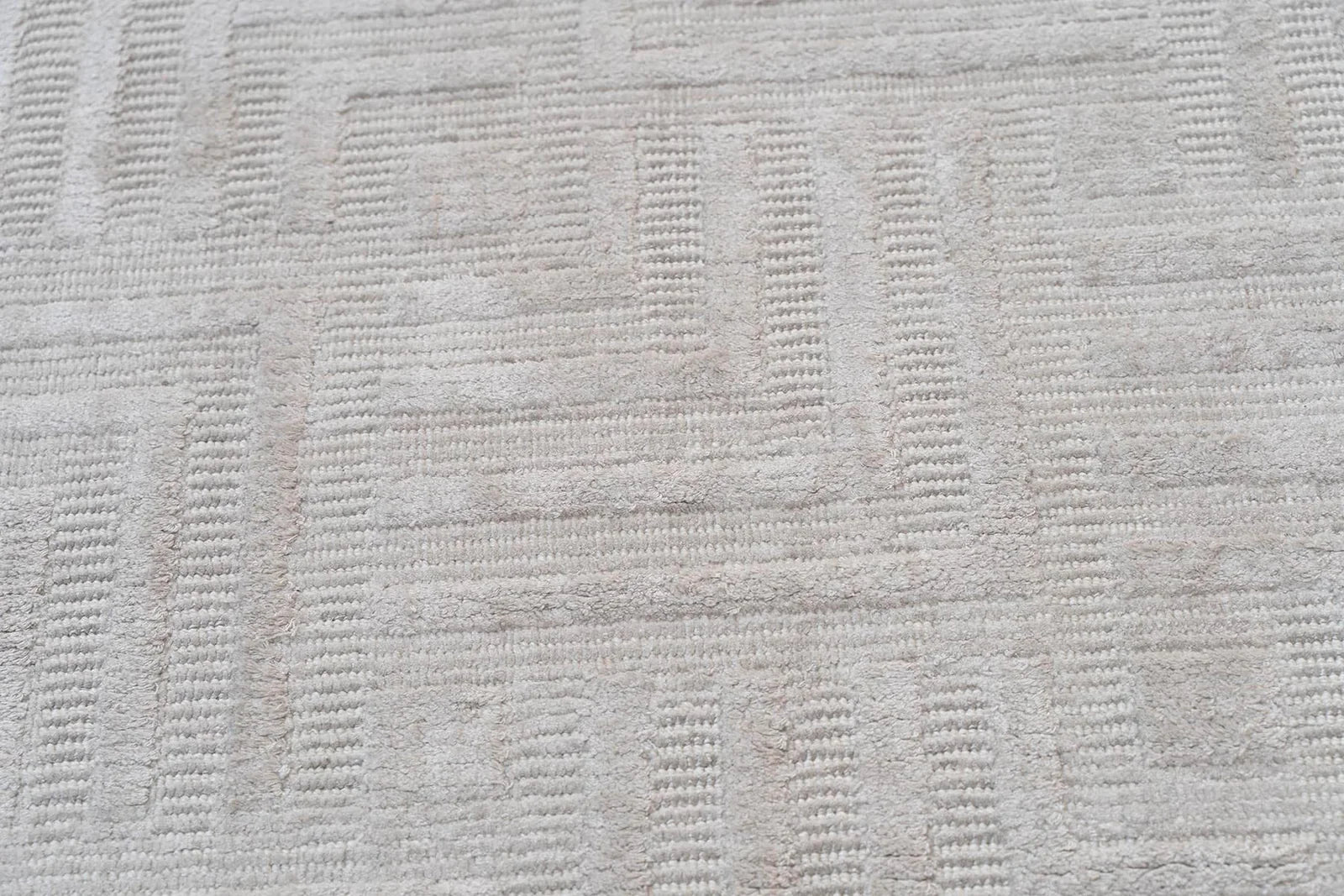 Amara Viscose Silk Hand-Tufted Rug