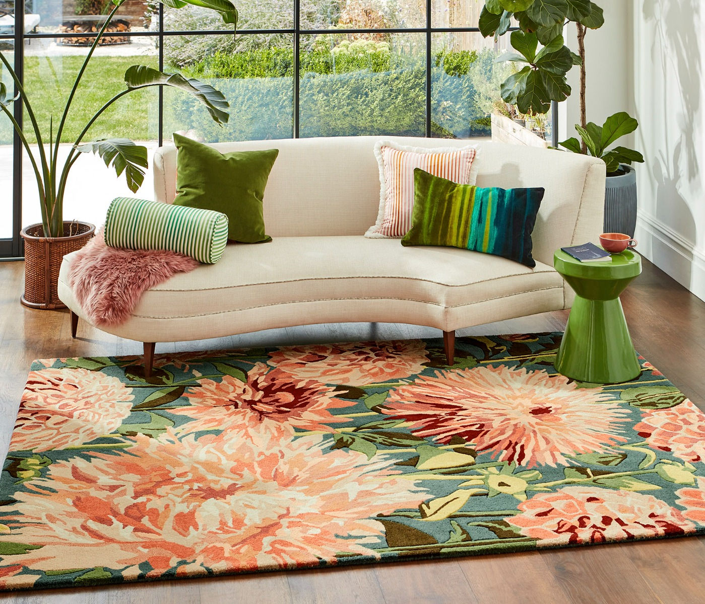 Artistic Bloom Foliage Hand-Tufted Rug