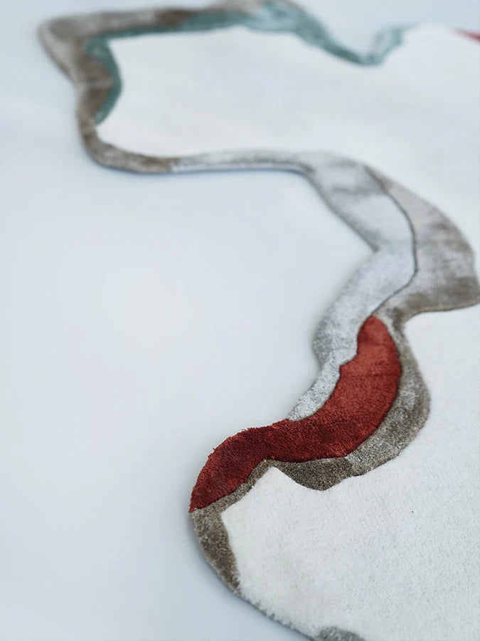White Irregular Viscose Silk Hand-Tufted Rug