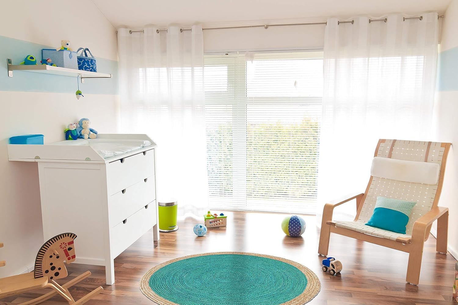 Cyan Border Round Handmade Braided Jute Rug