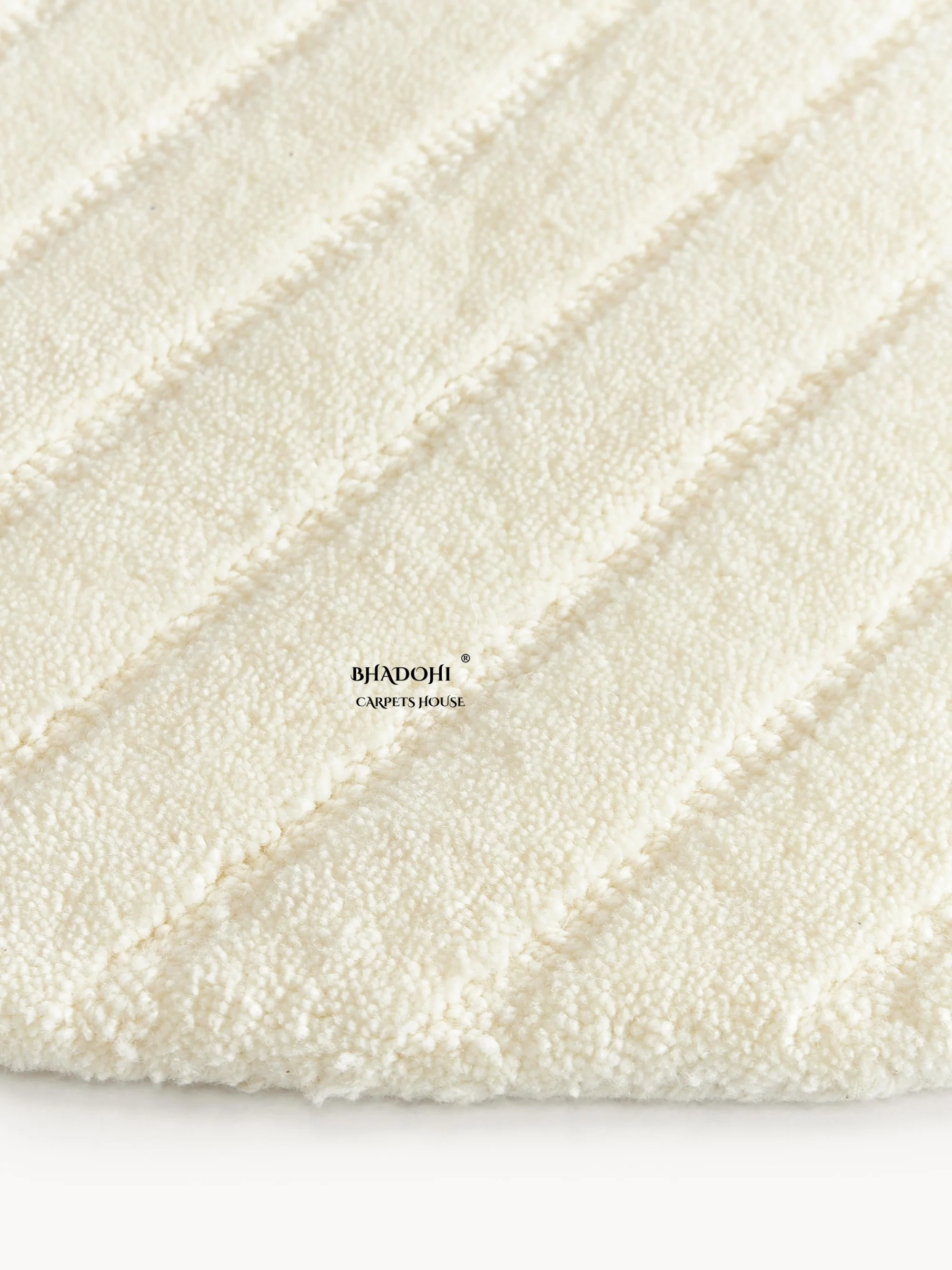 White Hand Tufted Round Rug – Premium Carpet for Modern Homes
