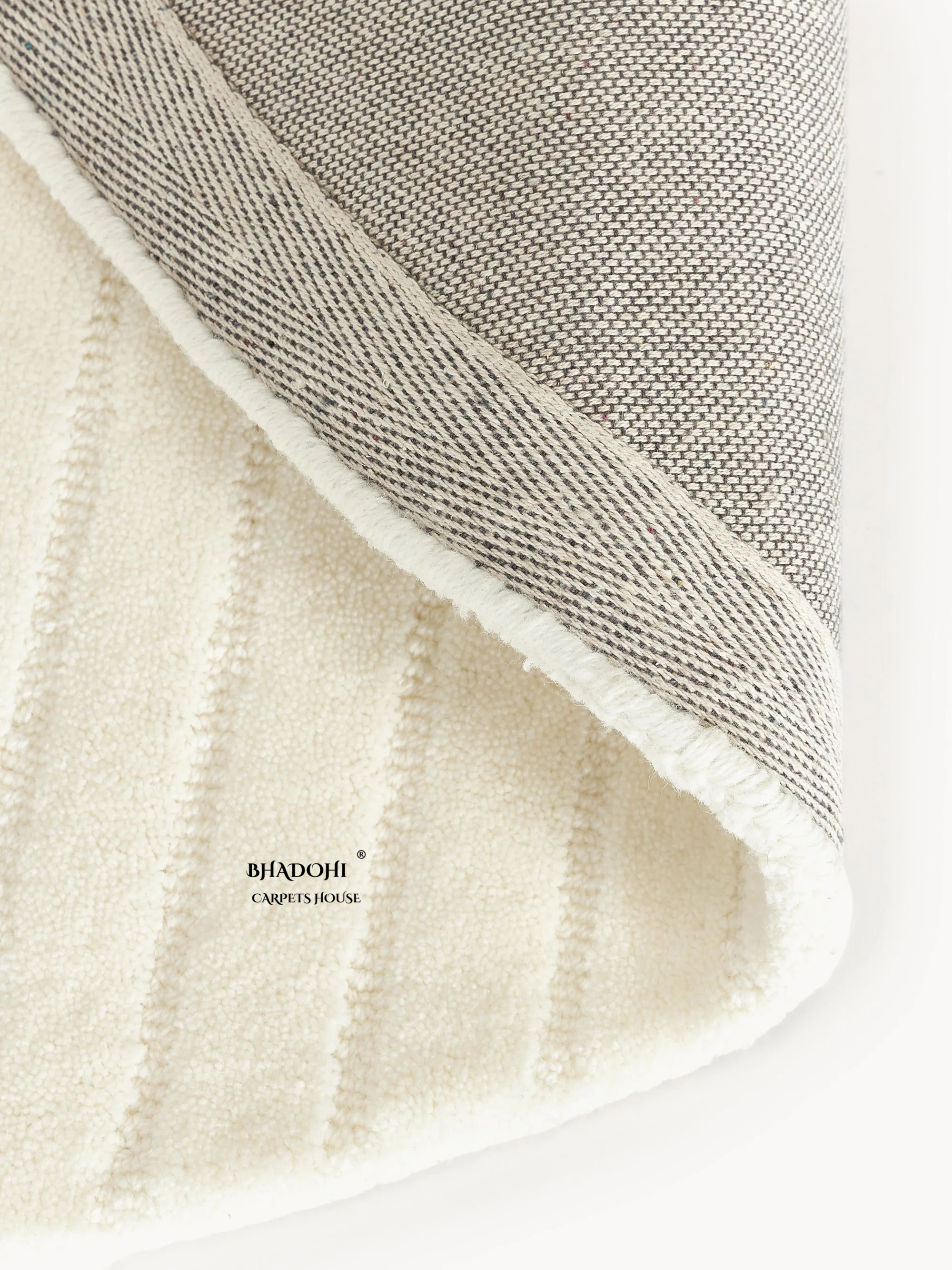 White Hand Tufted Round Rug – Premium Carpet for Modern Homes