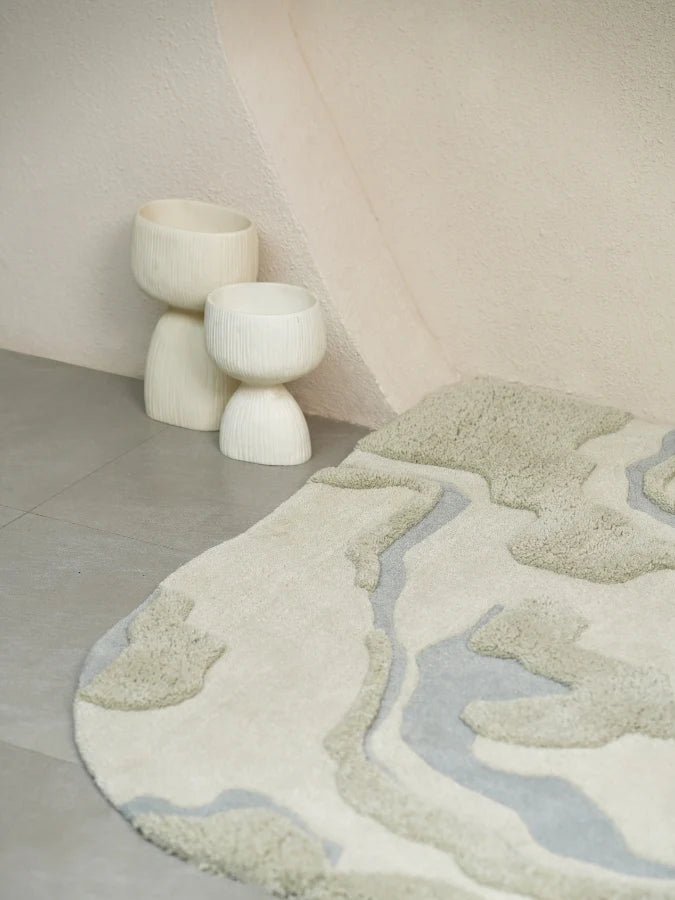 White Color High-Low Hand-Tufted Wool Rug