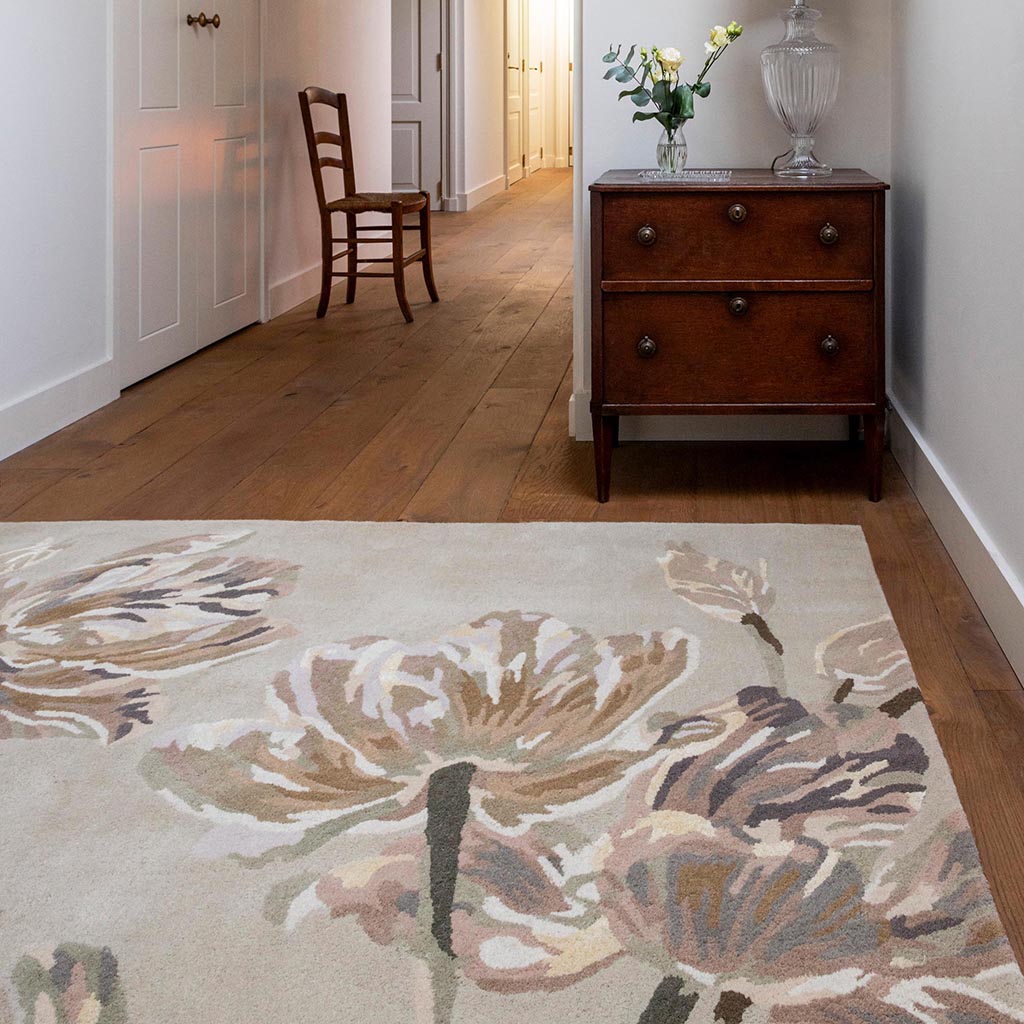 Flowing Flora Foliage Hand-Tufted Rug