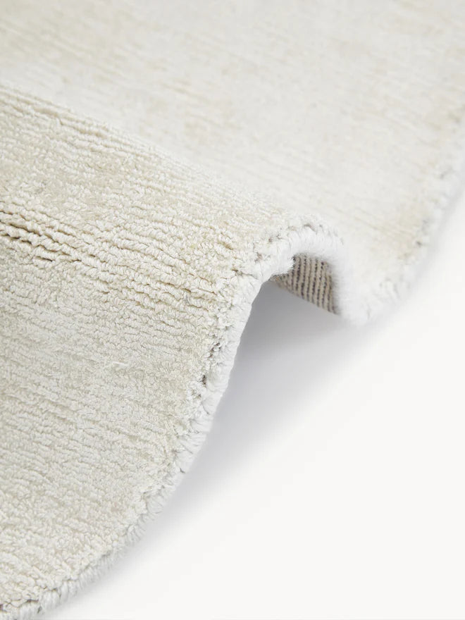 Ivory Viscose Silk Round Area Rug