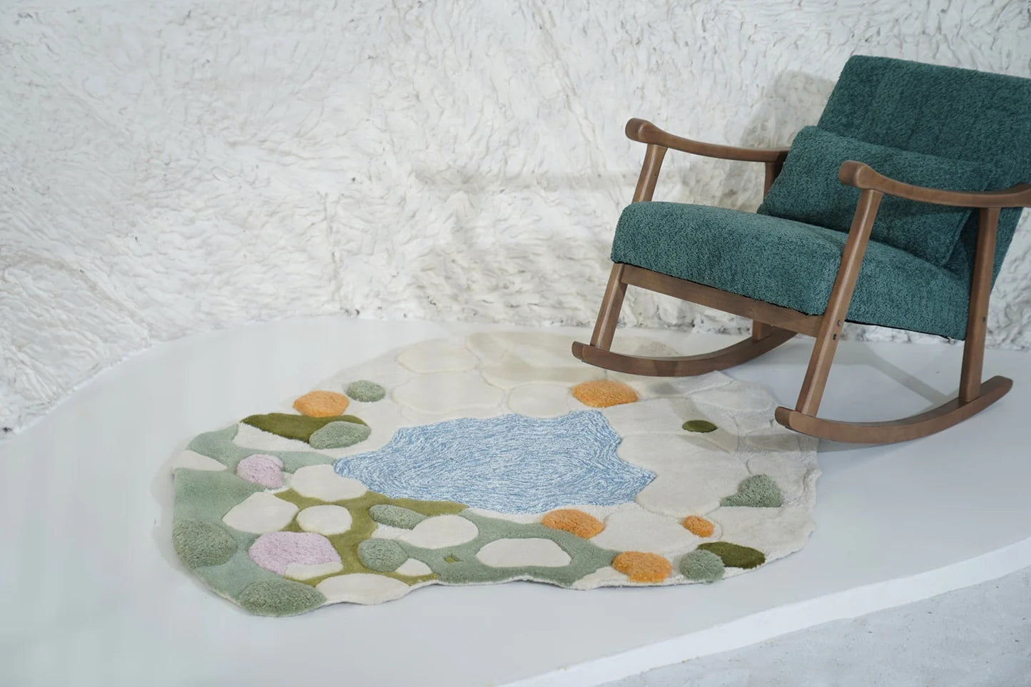Ivory & Green Color High-Low Hand-Tufted Wool Rug