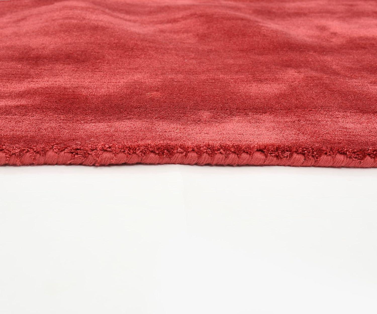 Red Aura Flow Viscose Silk Hand-Tufted Rug