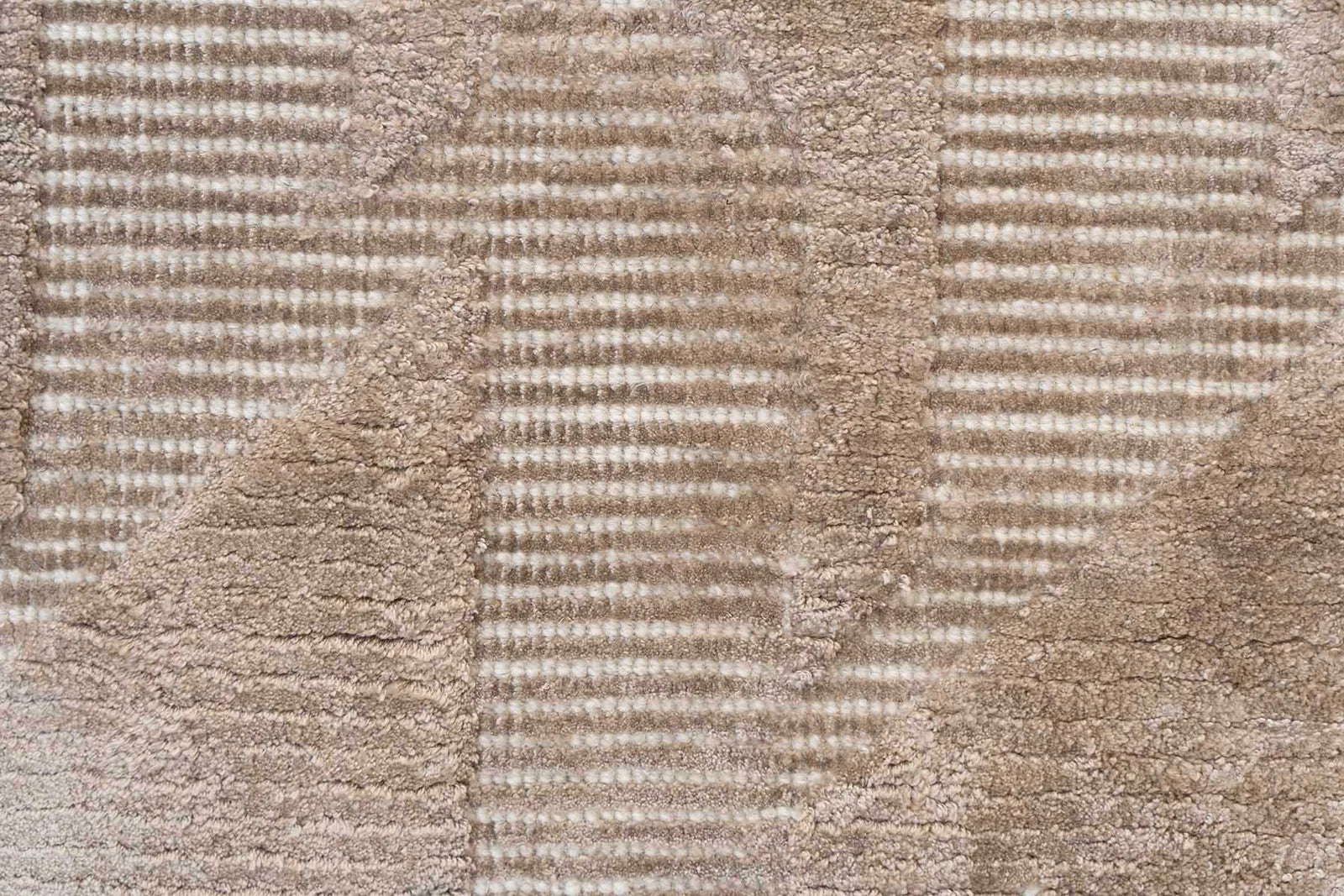 Serene Viscose Silk Hand-Tufted Rug