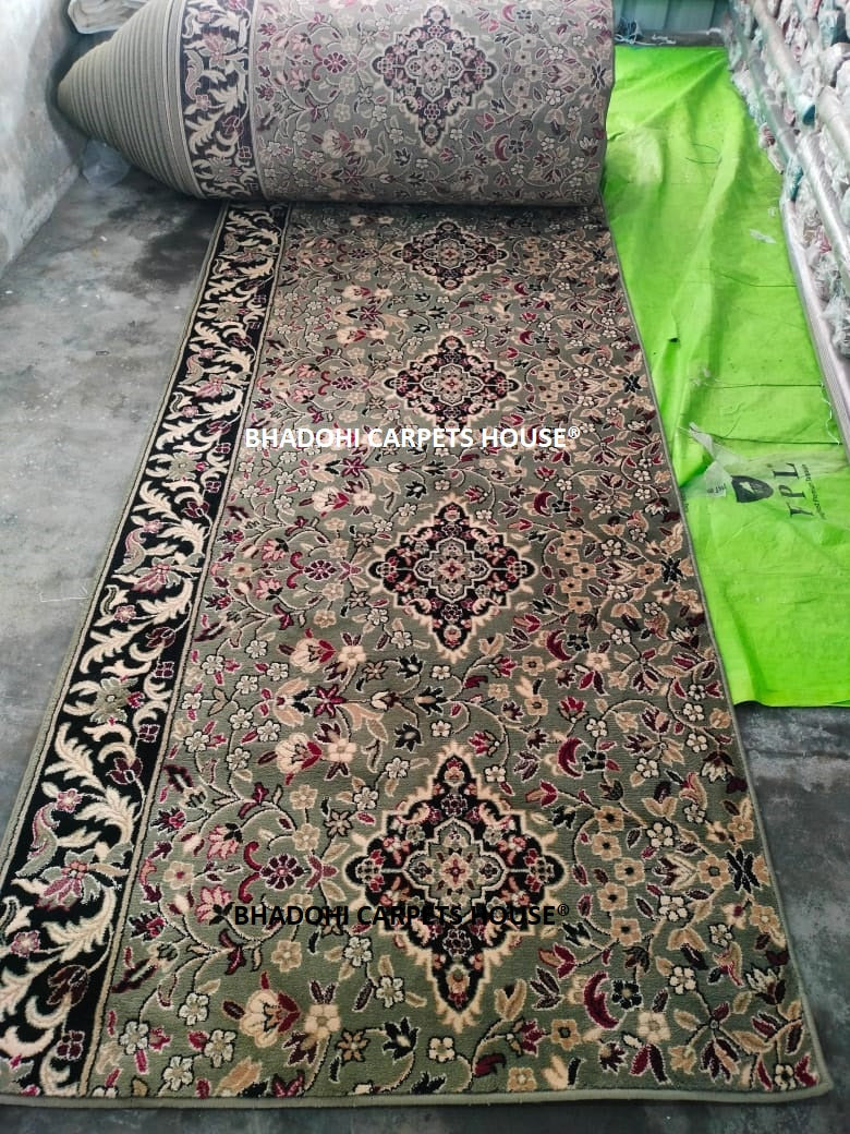 Green Janamaz Carpet Roll – 15mm Ultra Soft & Luxurious Mosque Prayer Mat