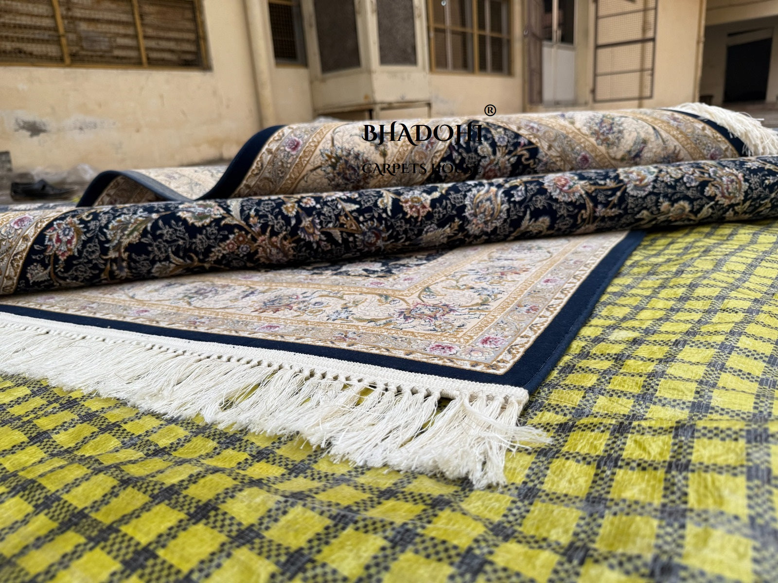 Black Color Iranian Knotted 1200 Reeds Silk Rug