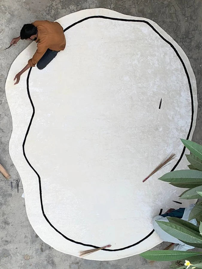 White Irregular Viscose Silk Hand-Tufted Rug