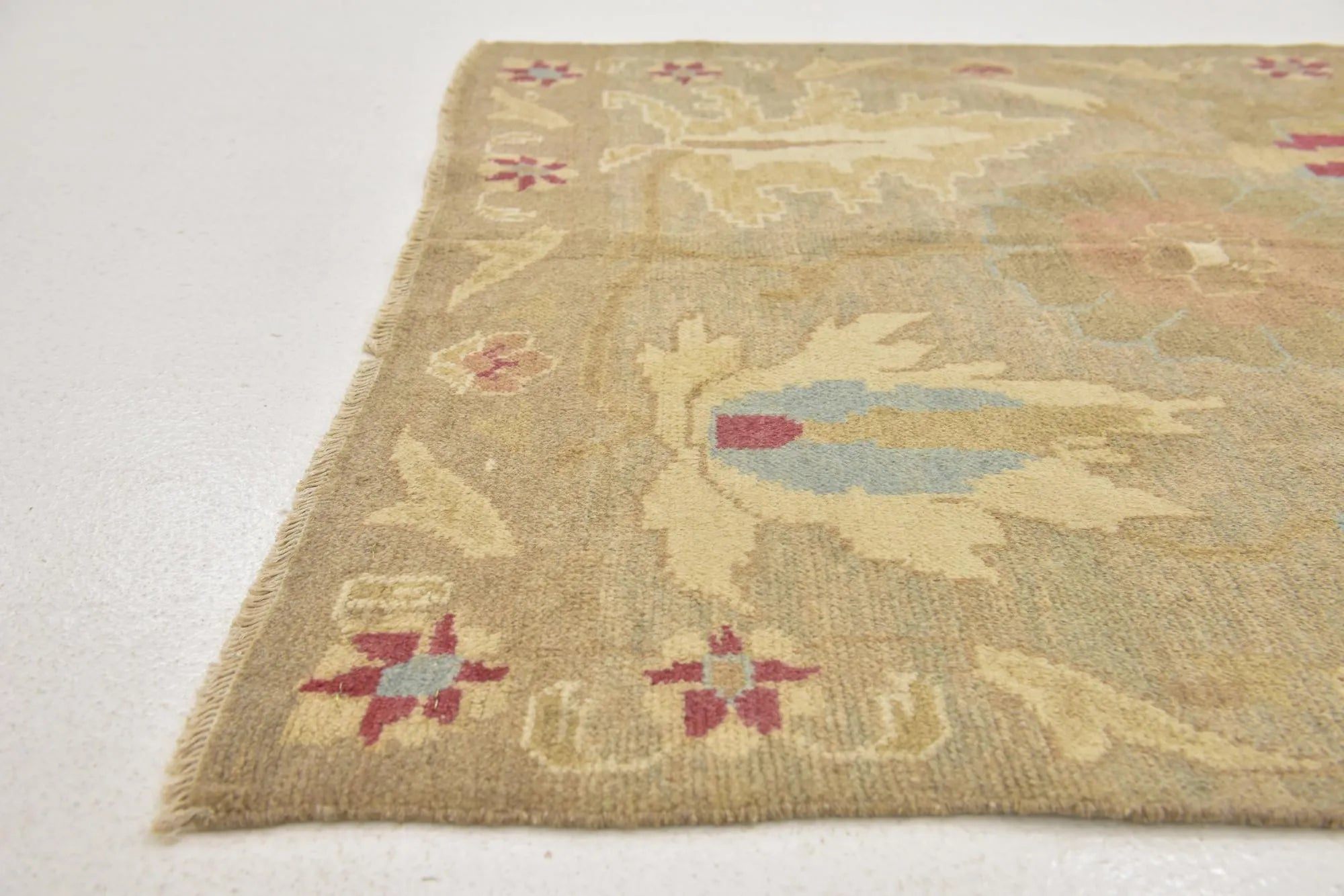 Layla Oushak Hand-Knotted Wool Rug