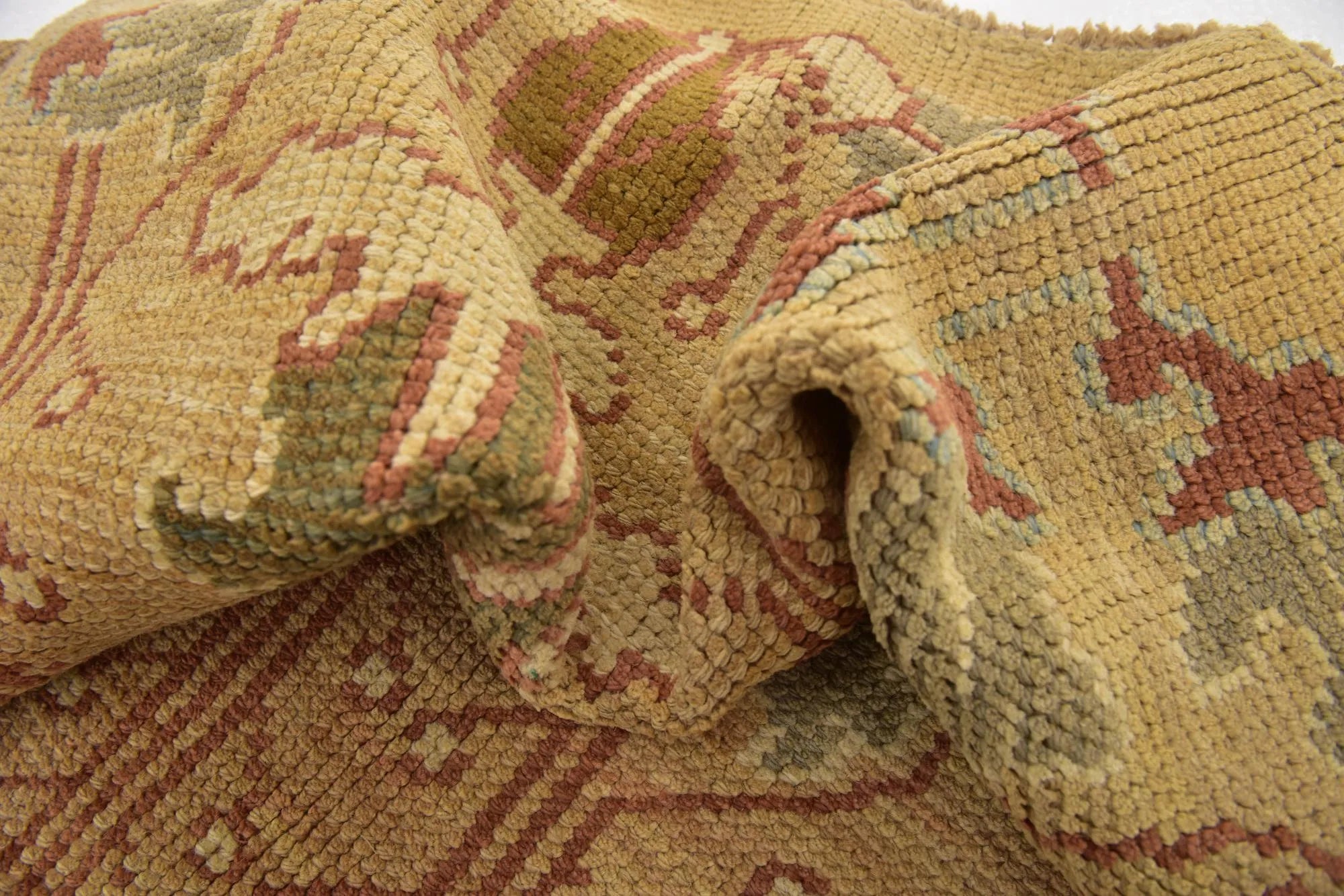 La Belle Oushak Hand-Knotted Wool Rug