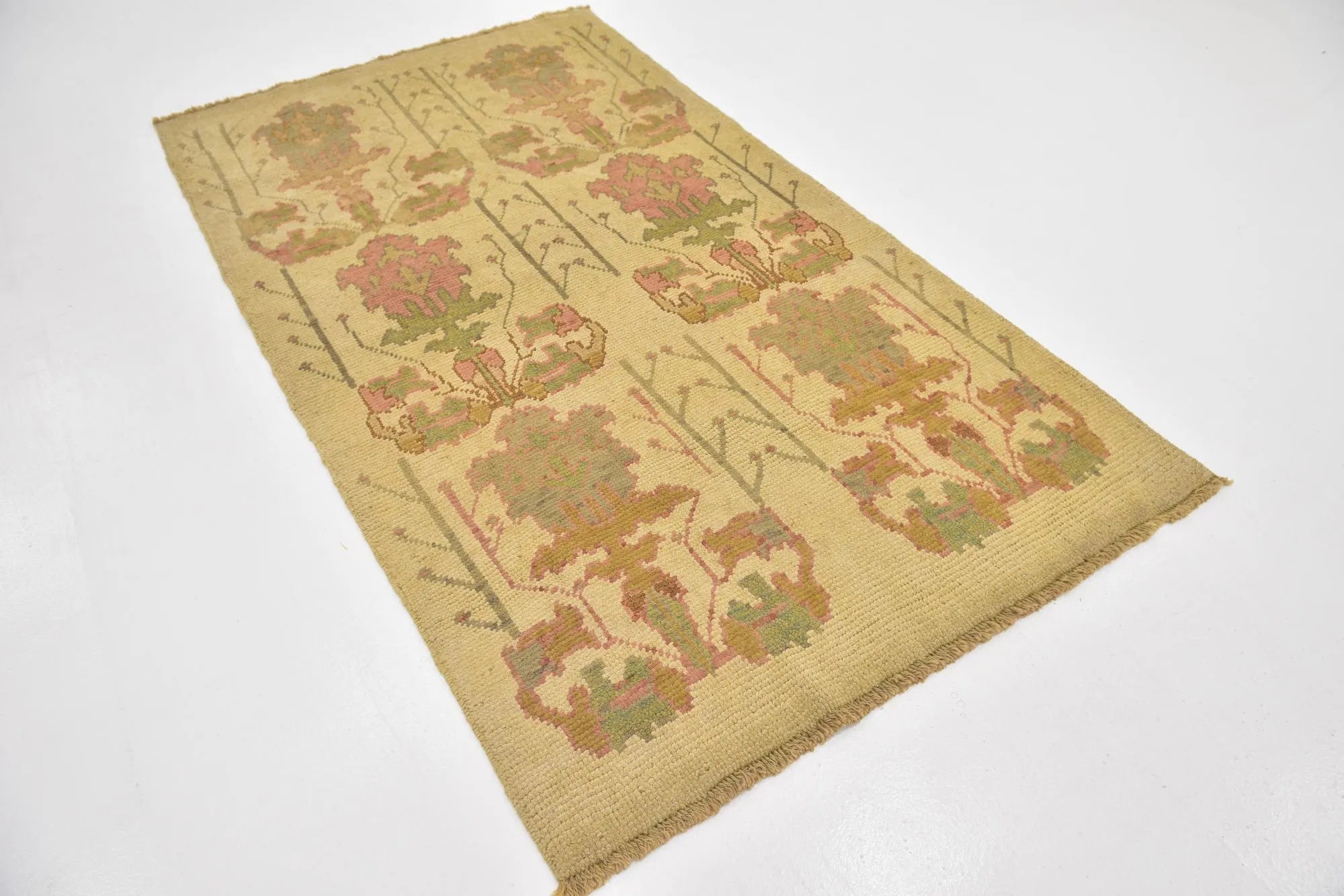 Peony Oushak Hand-Knotted Wool Rug