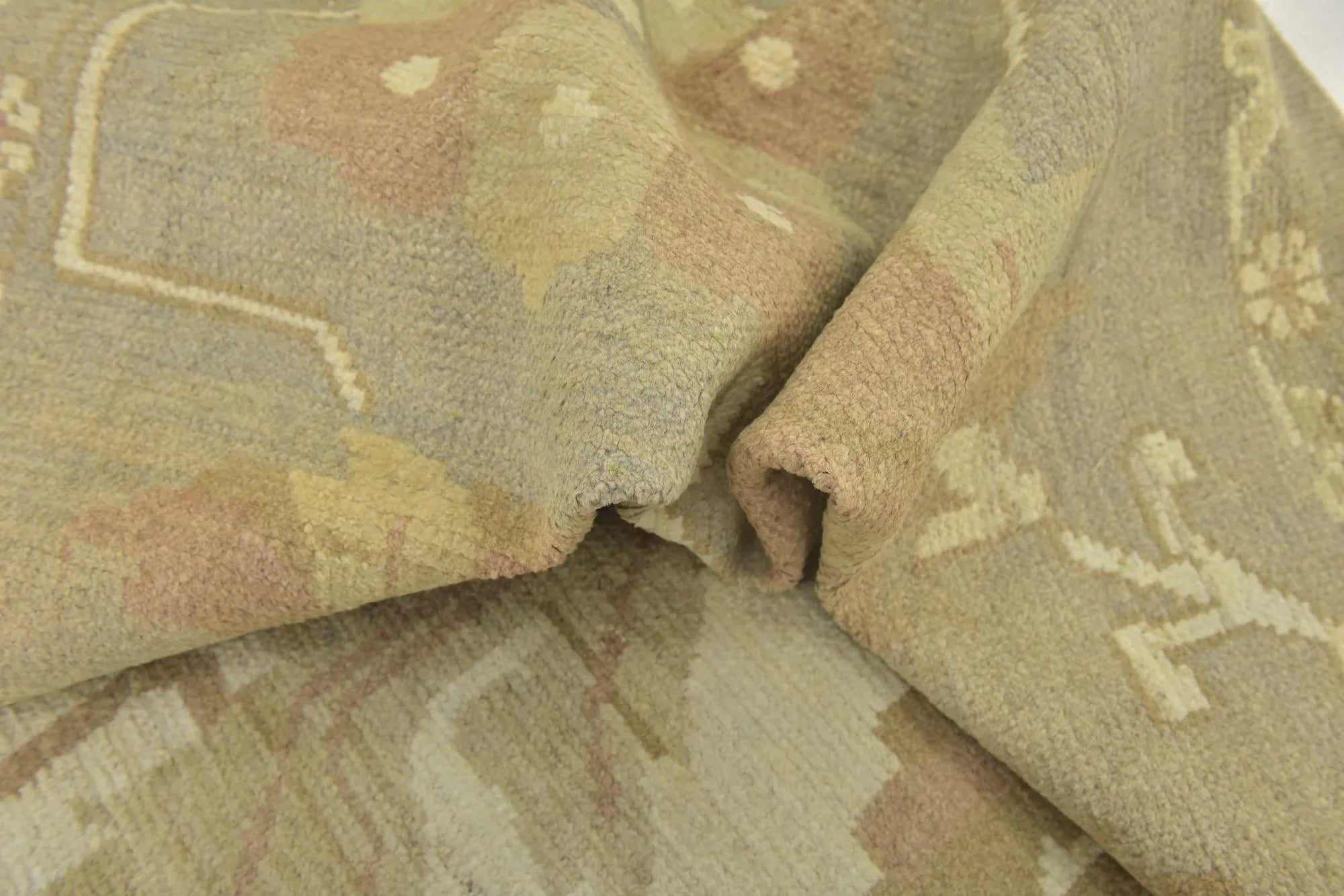 Etoile Oushak Hand-Knotted Wool Rug