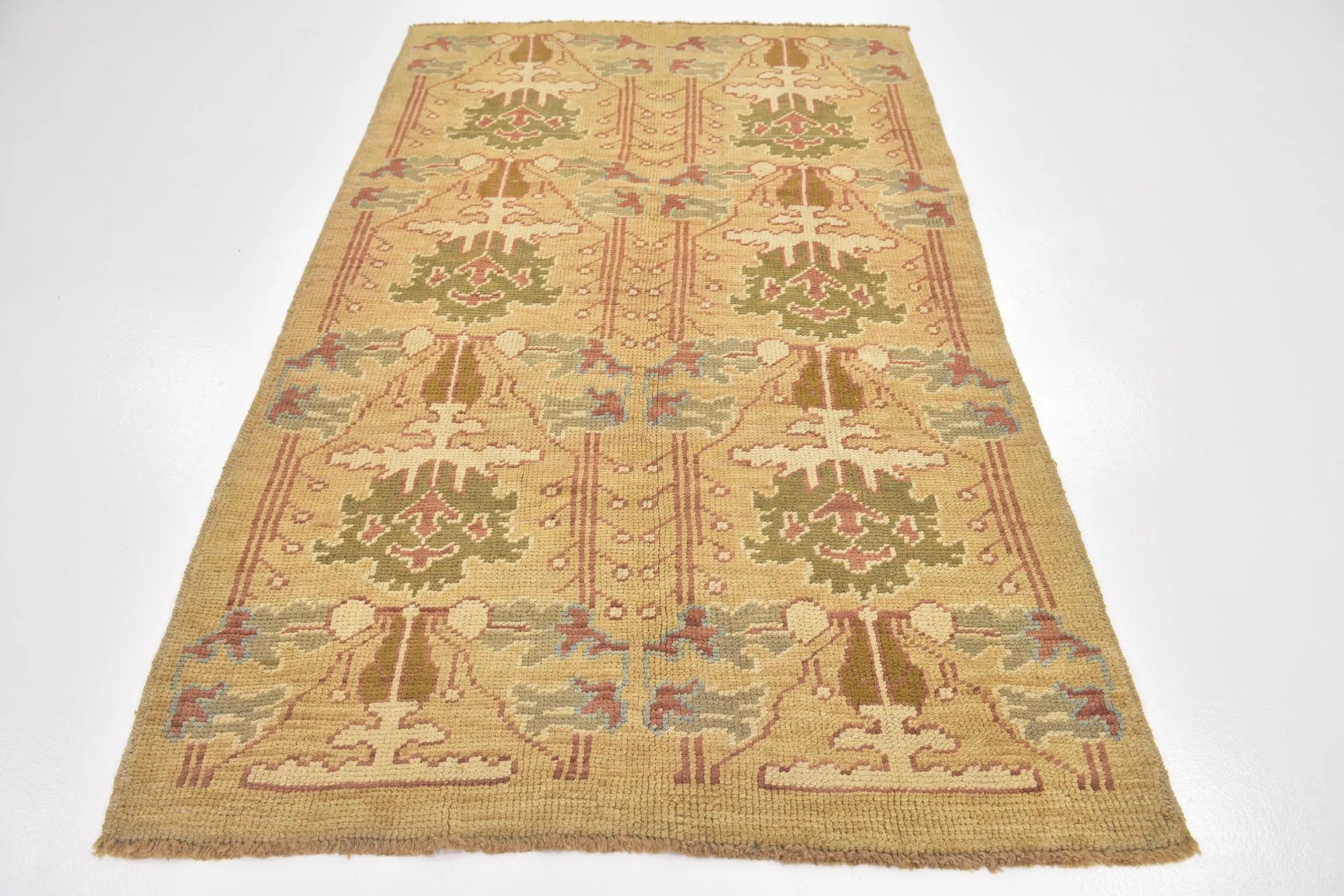 La Belle Oushak Hand-Knotted Wool Rug