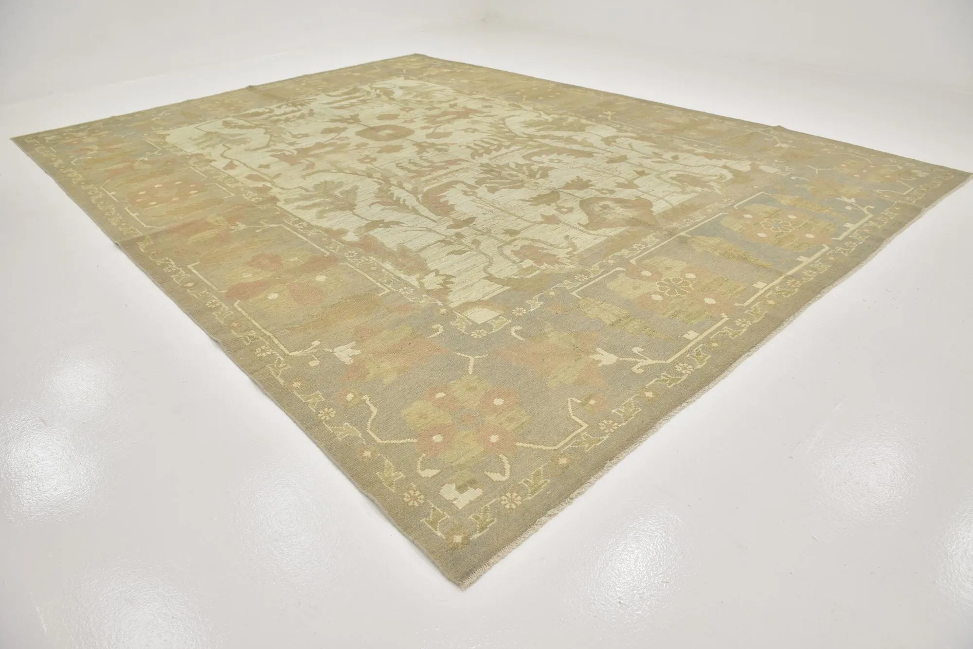 Etoile Oushak Hand-Knotted Wool Rug