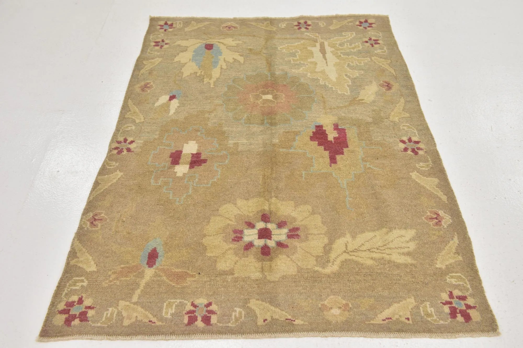Layla Oushak Hand-Knotted Wool Rug
