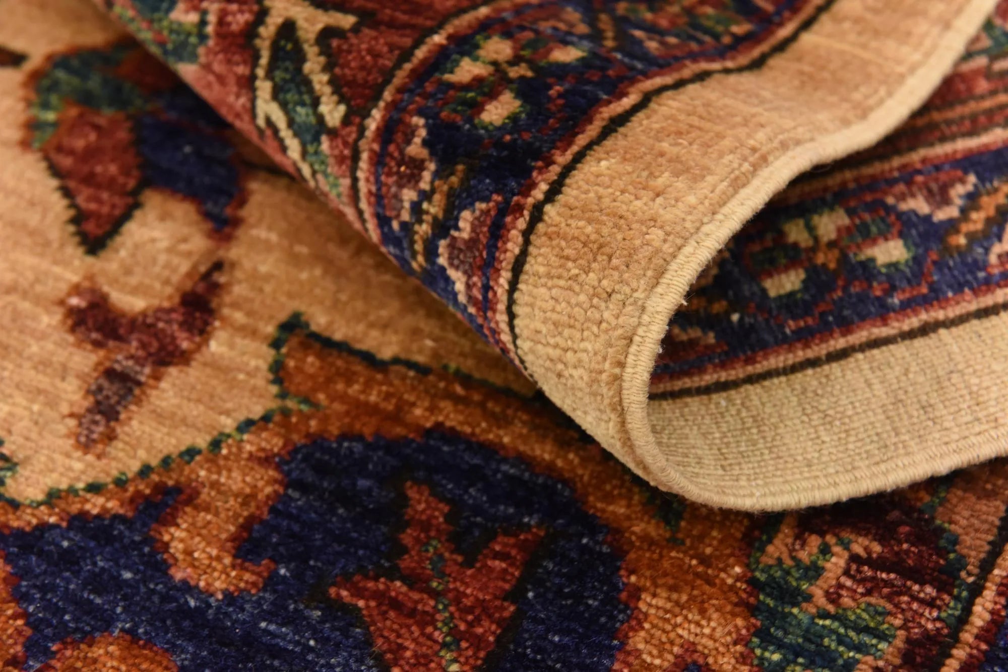 Loom Heritage Ariana Hand-Knotted Rug