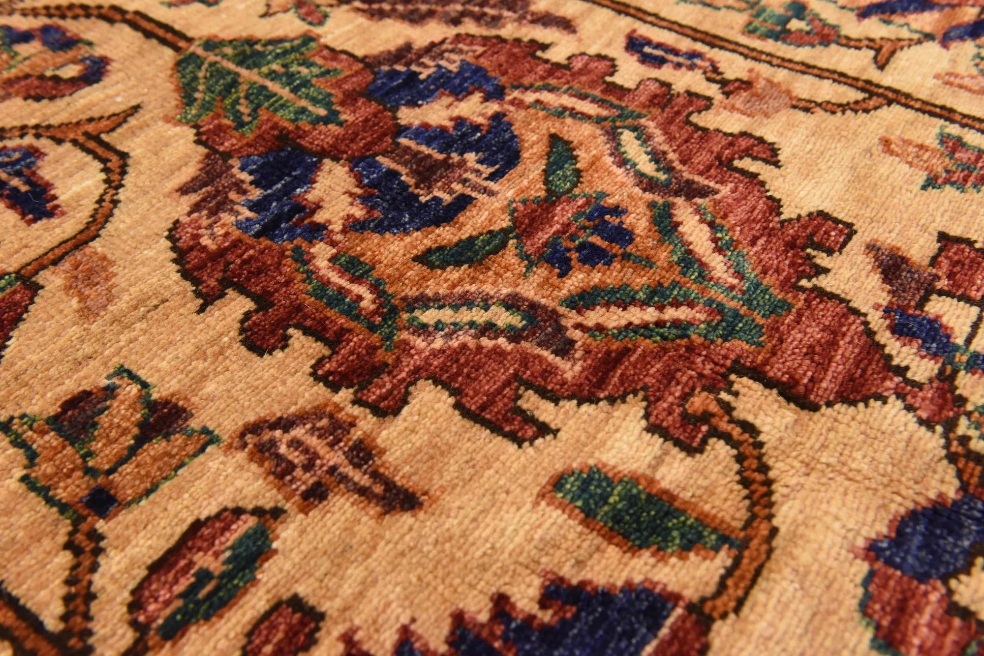 Loom Heritage Ariana Hand-Knotted Rug