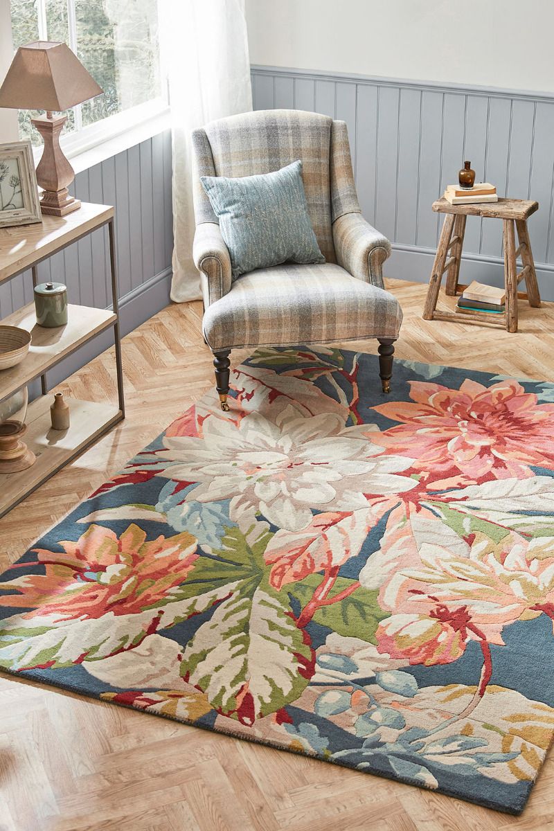 Bloom Essence Foliage Hand-Tufted Rug