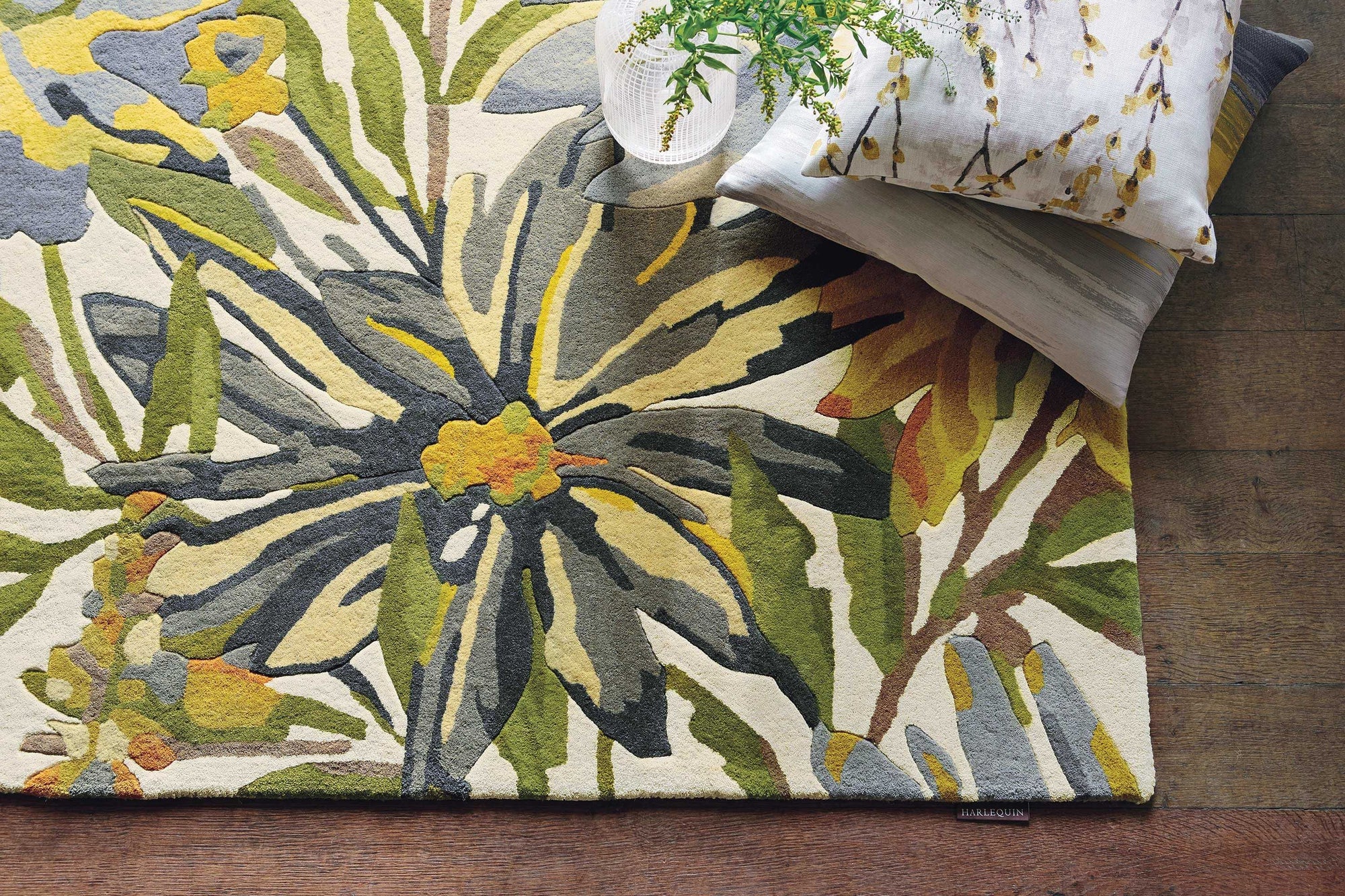 Royal Petal Foliage Hand-Tufted Rug