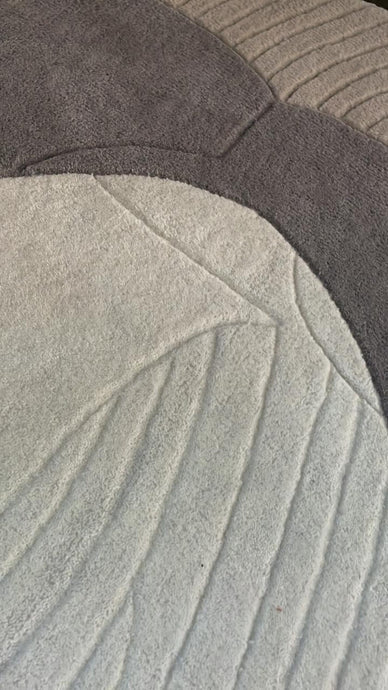 Cream Grey Hand-Tufted Irregular Rug