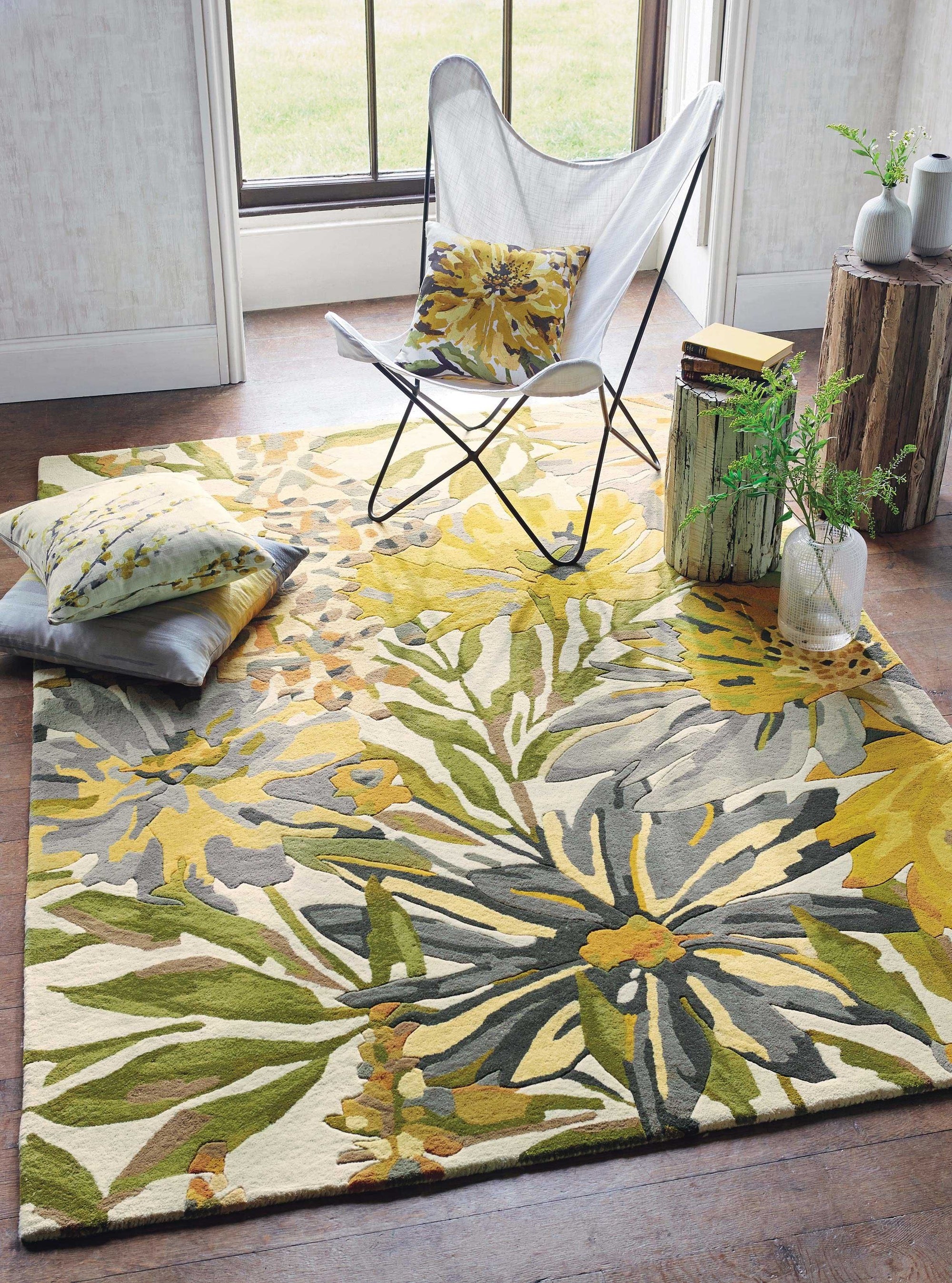 Royal Petal Foliage Hand-Tufted Rug