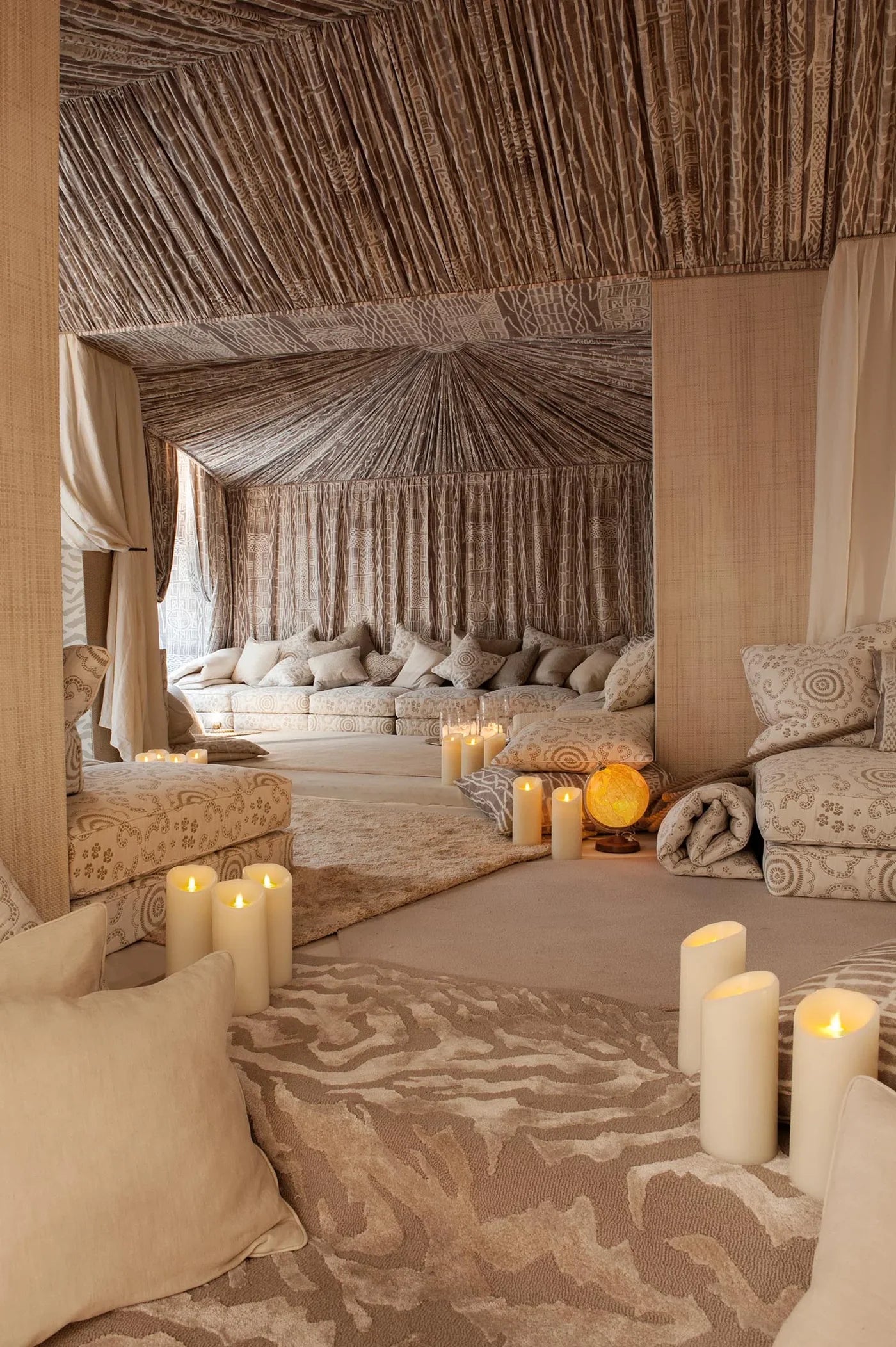 Dense Hand-Tufted Wool & Silk Carpet & Rug